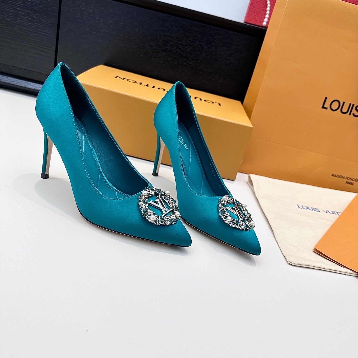 LV 26s  Pointed-Toe High Heels 95 Teal Blue Premium Satin 622439