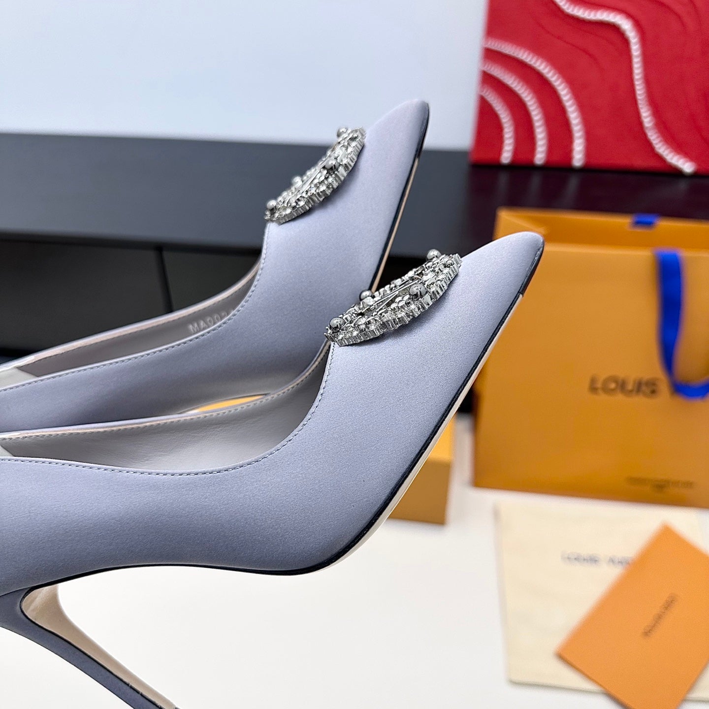 LV 26s  Pointed-Toe High Heels 95 Light Lavender Premium Satin 622444