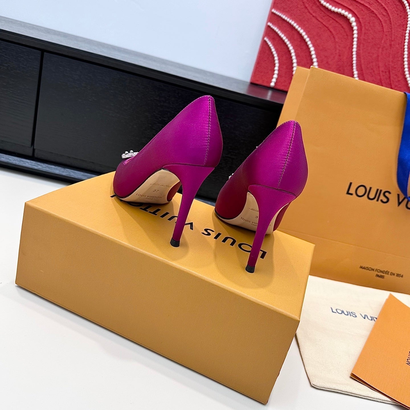 LV 26s  Pointed-Toe High Heels 95 Fuchsia Pink Premium Satin 622449