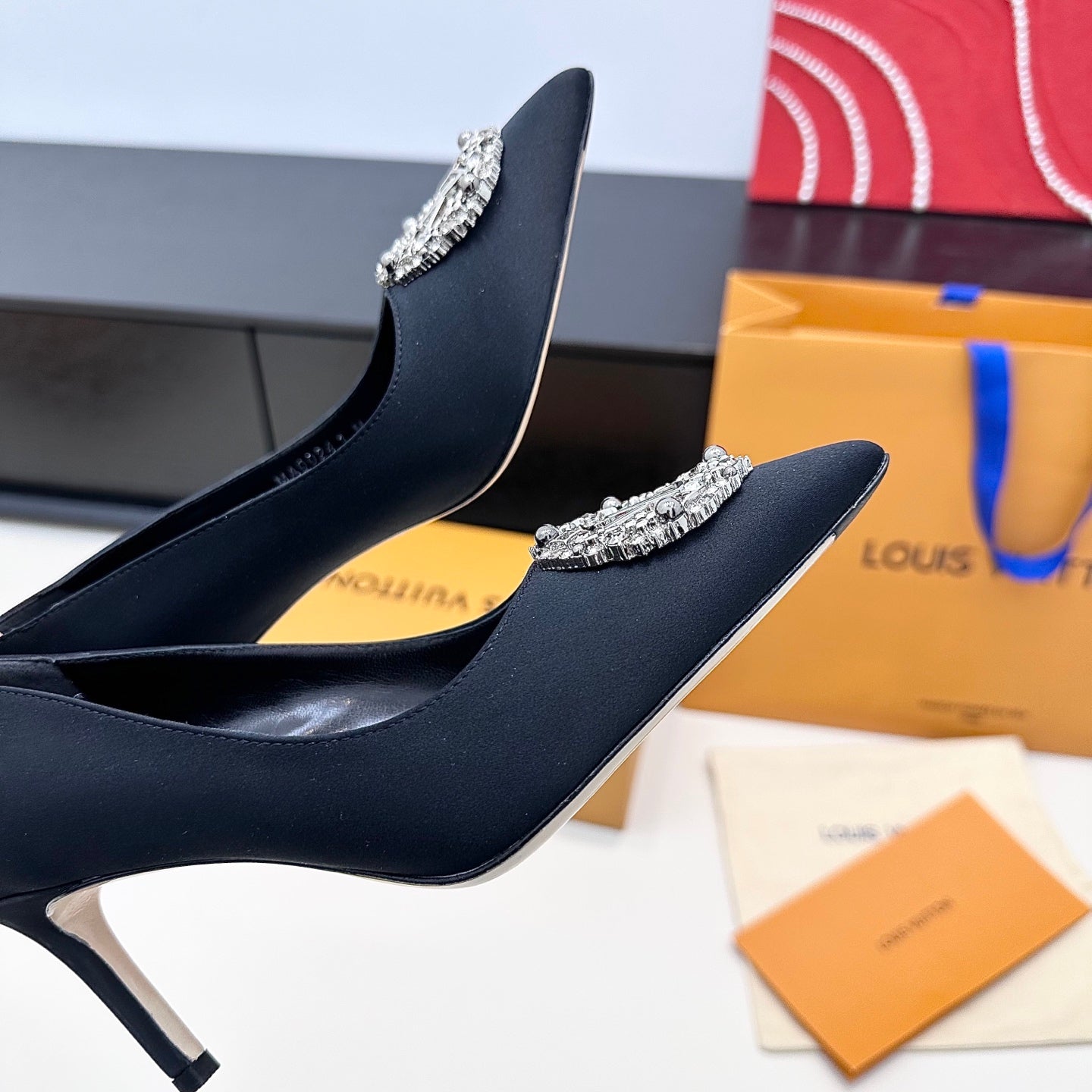 LV 26s  Pointed-Toe High Heels 75 Black Premium Satin 622453