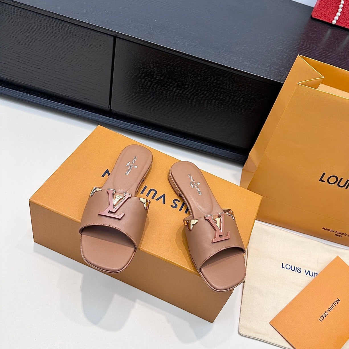 LV 26s V-Buck Sandals Light Brown Calfskin 622395