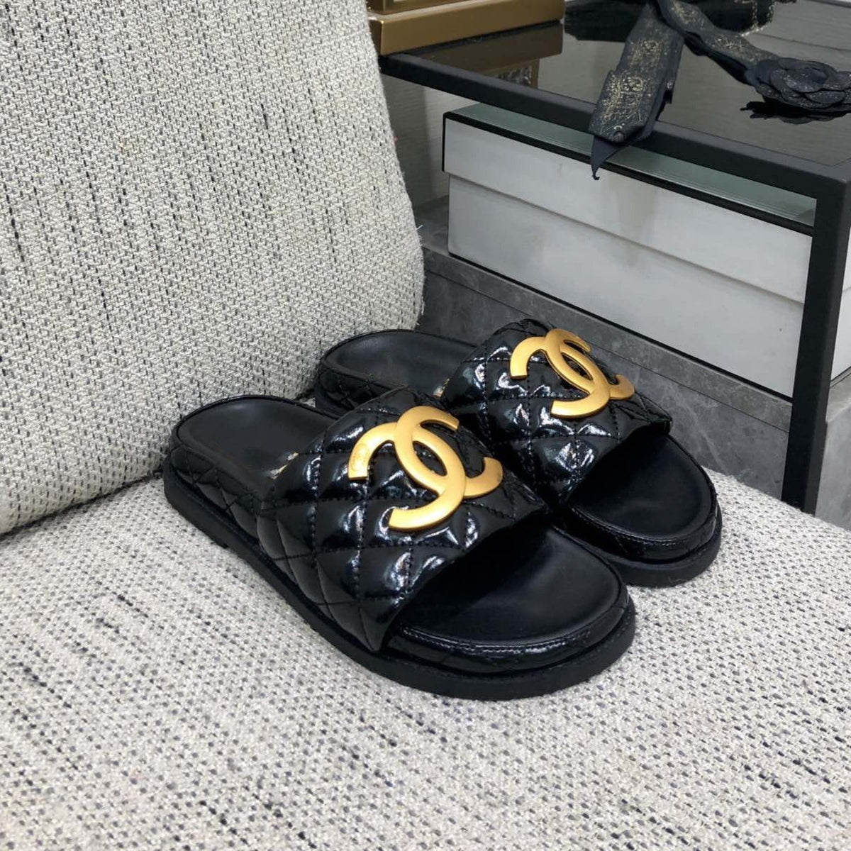 mule sandal 30 black quilted waxed leather