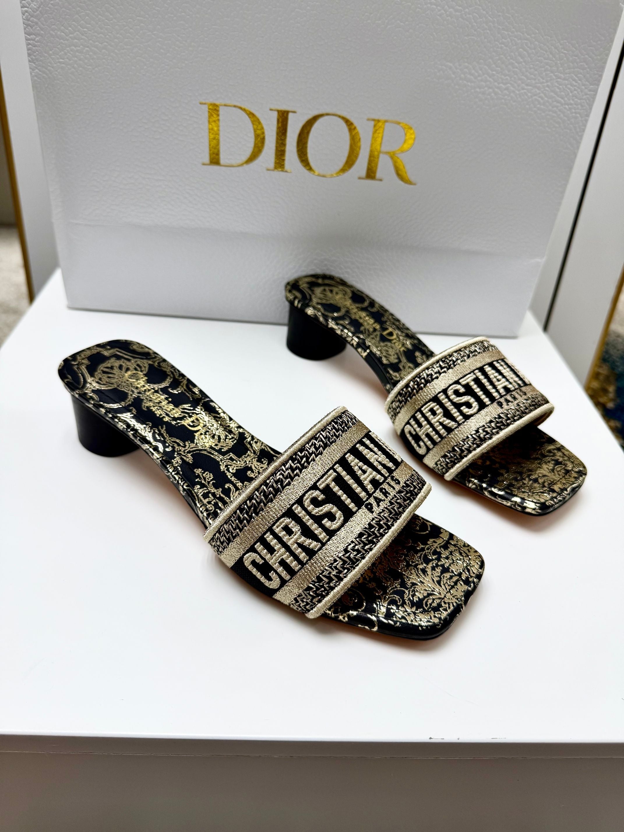 CD 26s Embroidered Sandals Black Gold Genuine Leather 683025