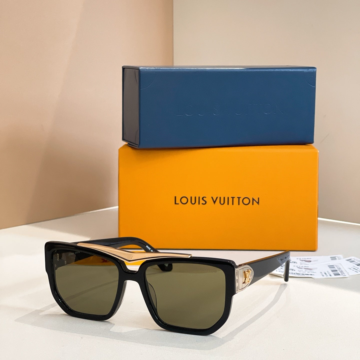 Louis Vuitton Sunglasses 655454