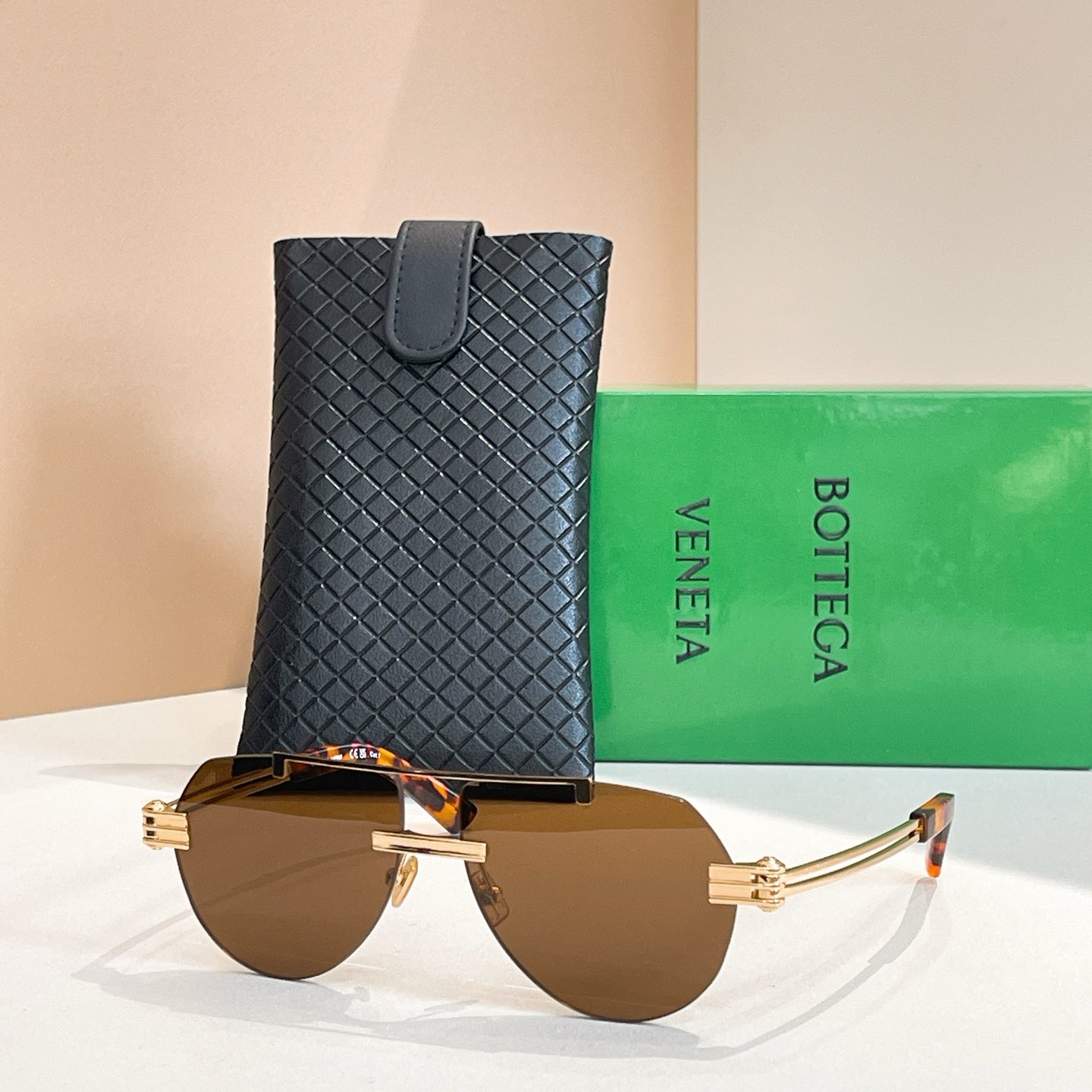 Bottega Veneta Sunglasses 660136