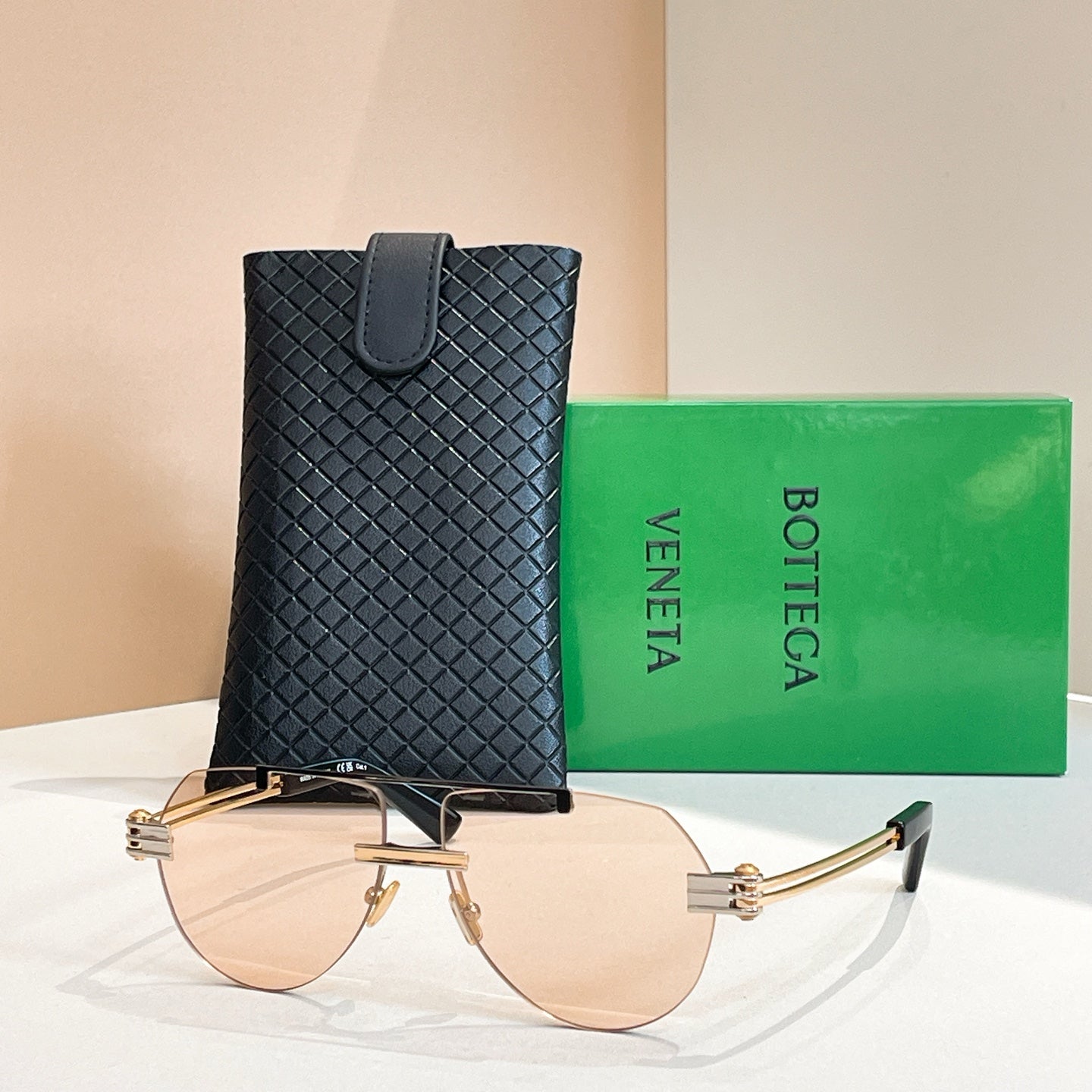 Bottega Veneta Sunglasses 660136