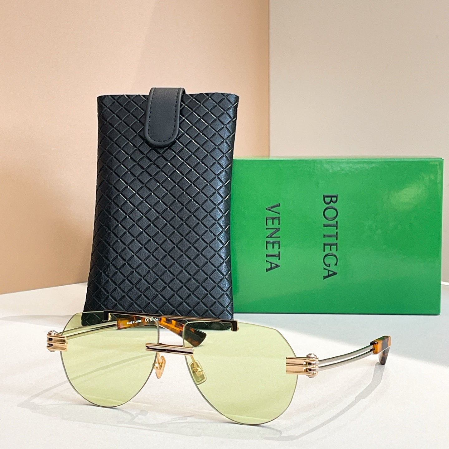 Bottega Veneta Sunglasses 660136