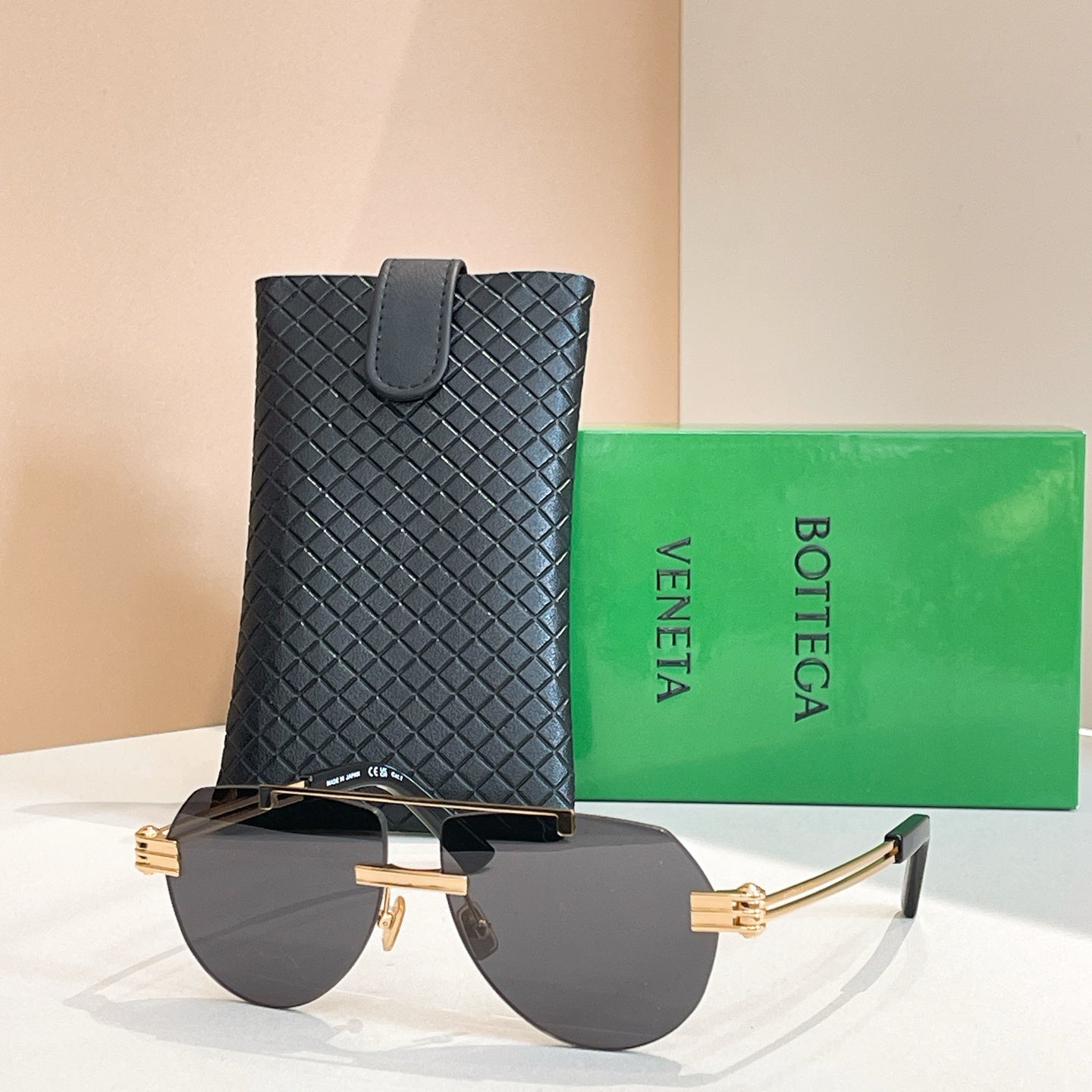 Bottega Veneta Sunglasses 660136