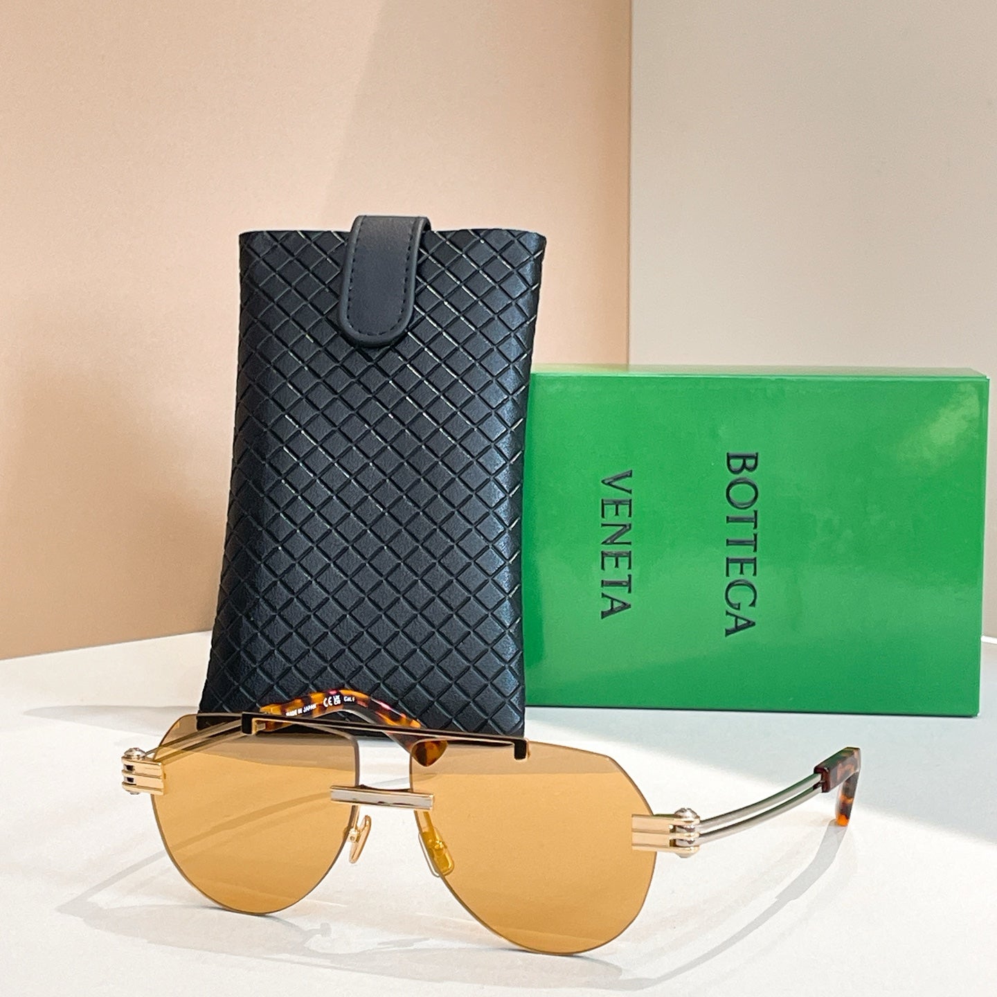 Bottega Veneta Sunglasses 660136