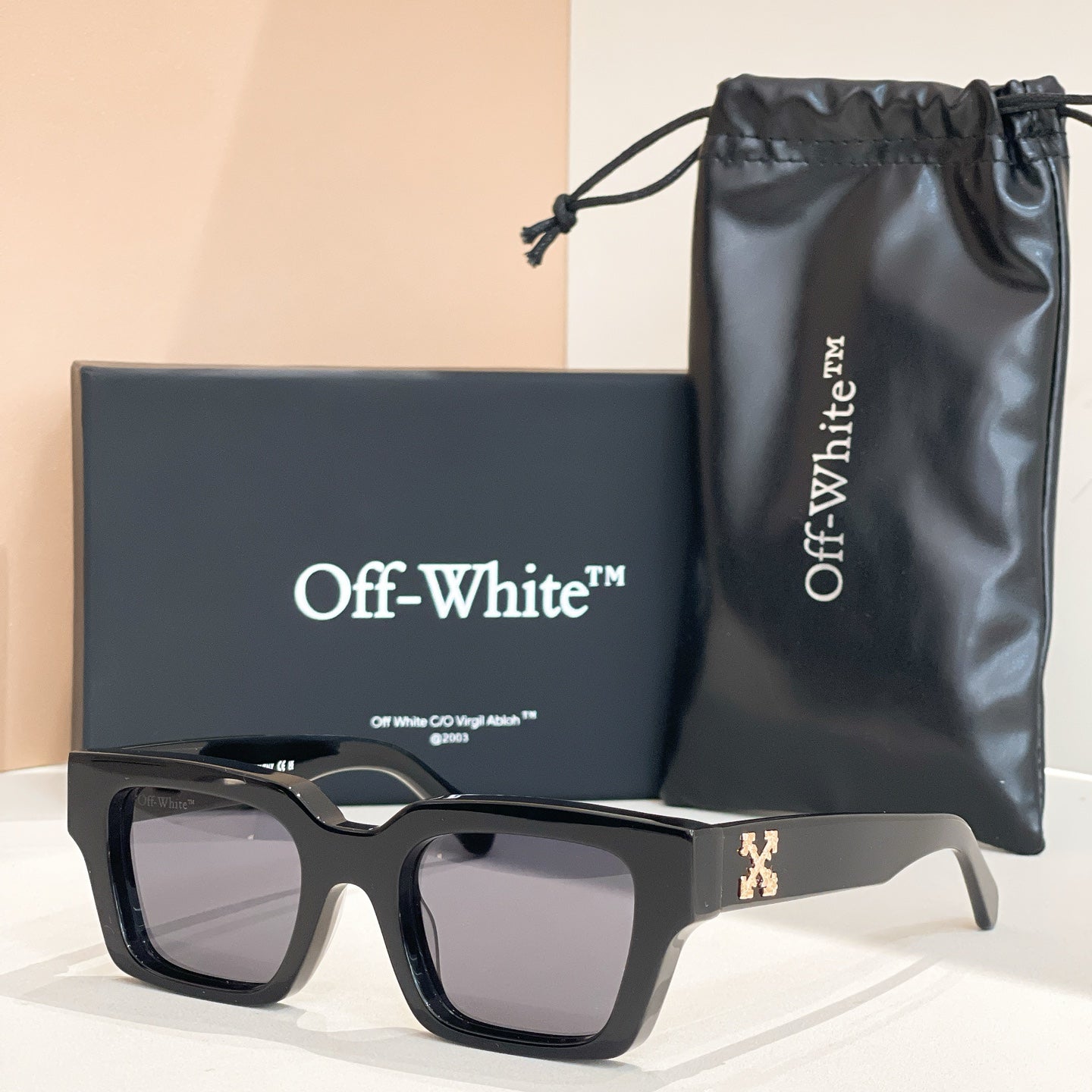 Off-white Sunglasses 666694