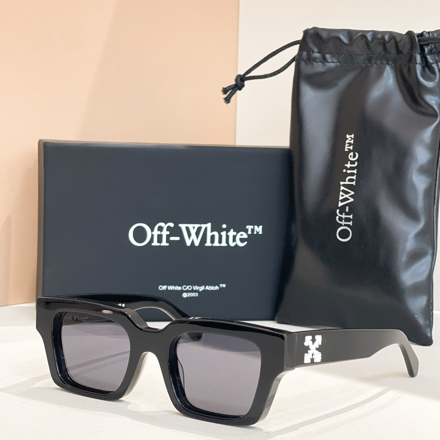 Off-white Sunglasses 666694