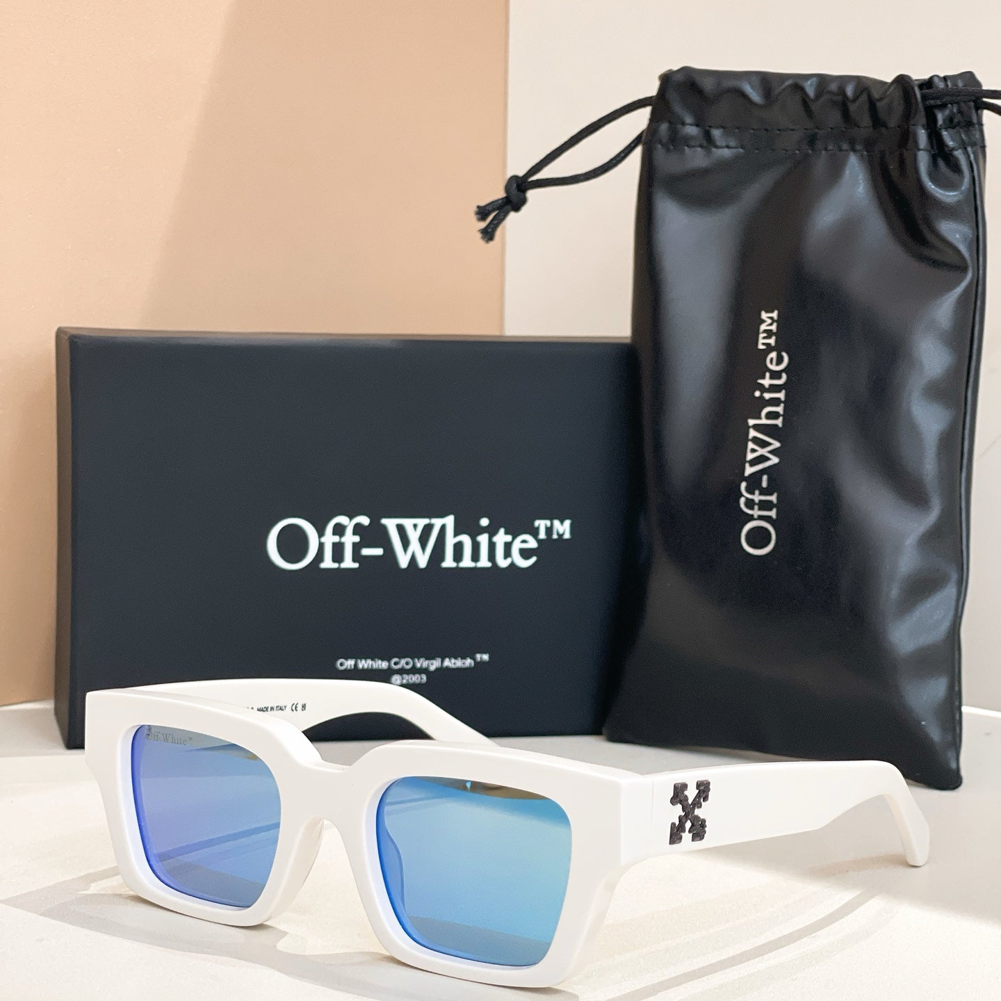 Off-white Sunglasses 666694