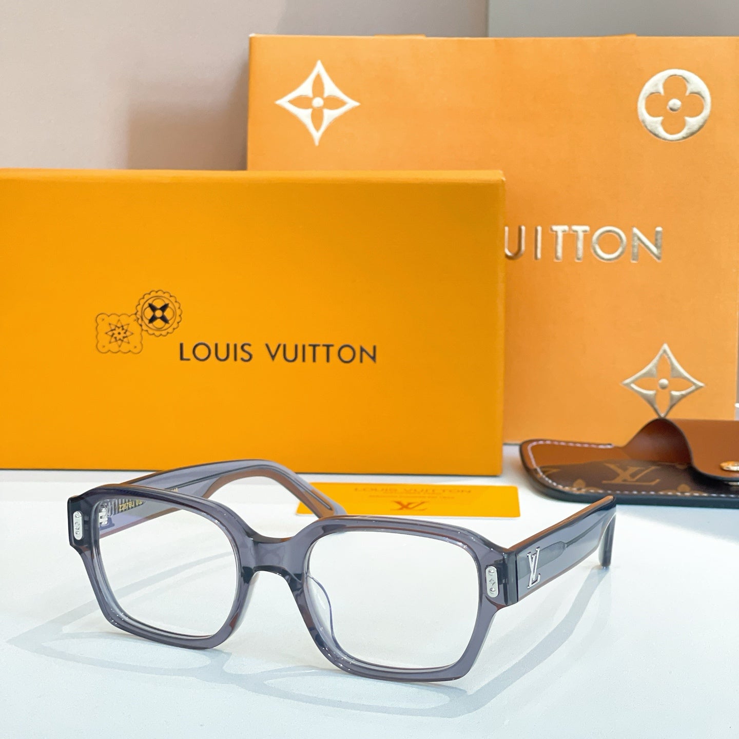 Louis Vuitton Sunglasses 674438