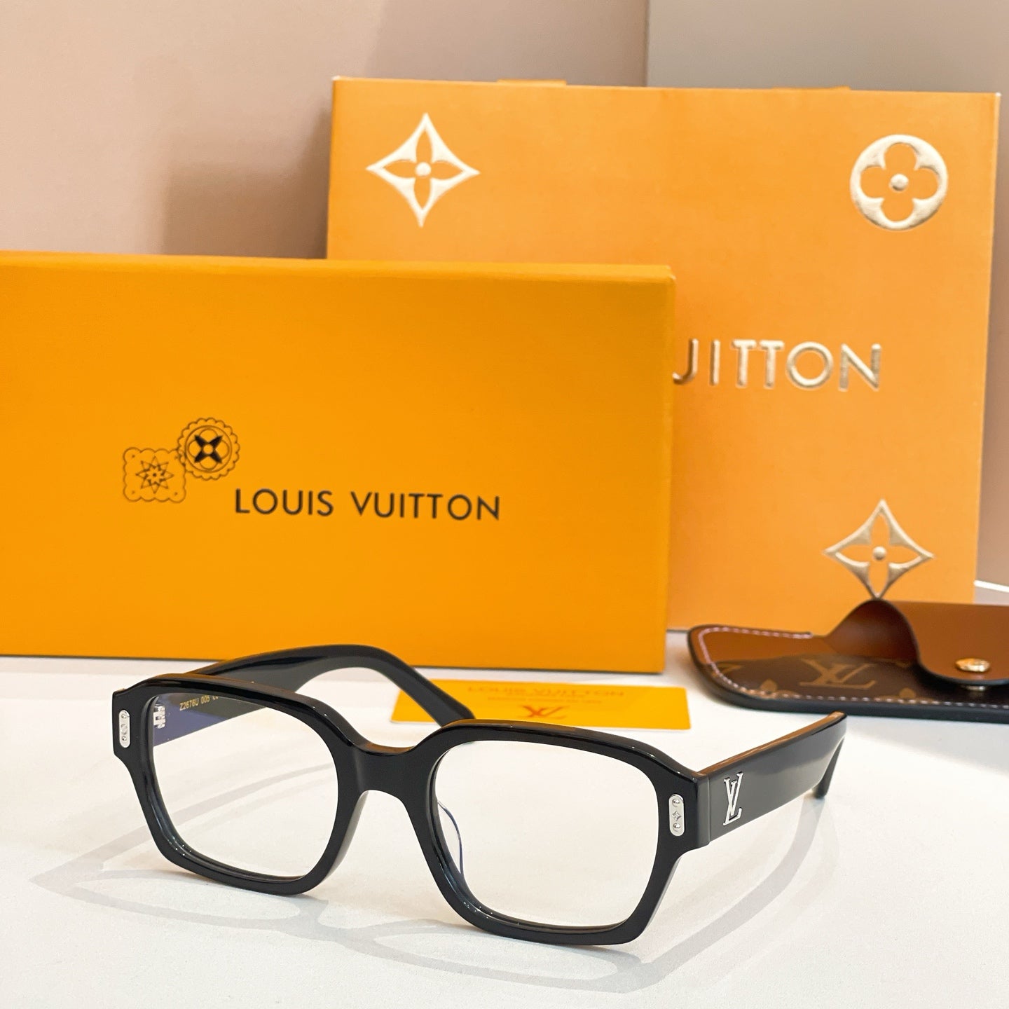Louis Vuitton Sunglasses 674438