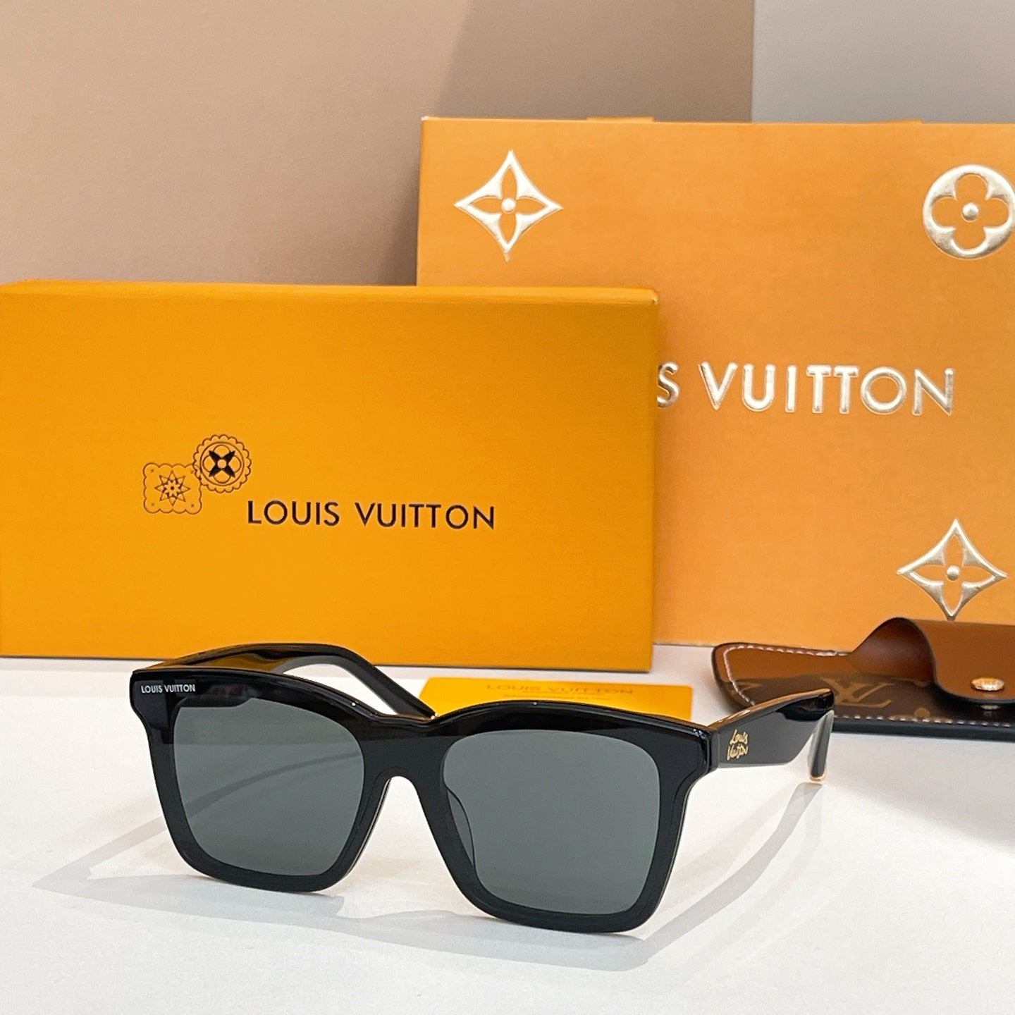 Louis Vuitton Sunglasses 686085