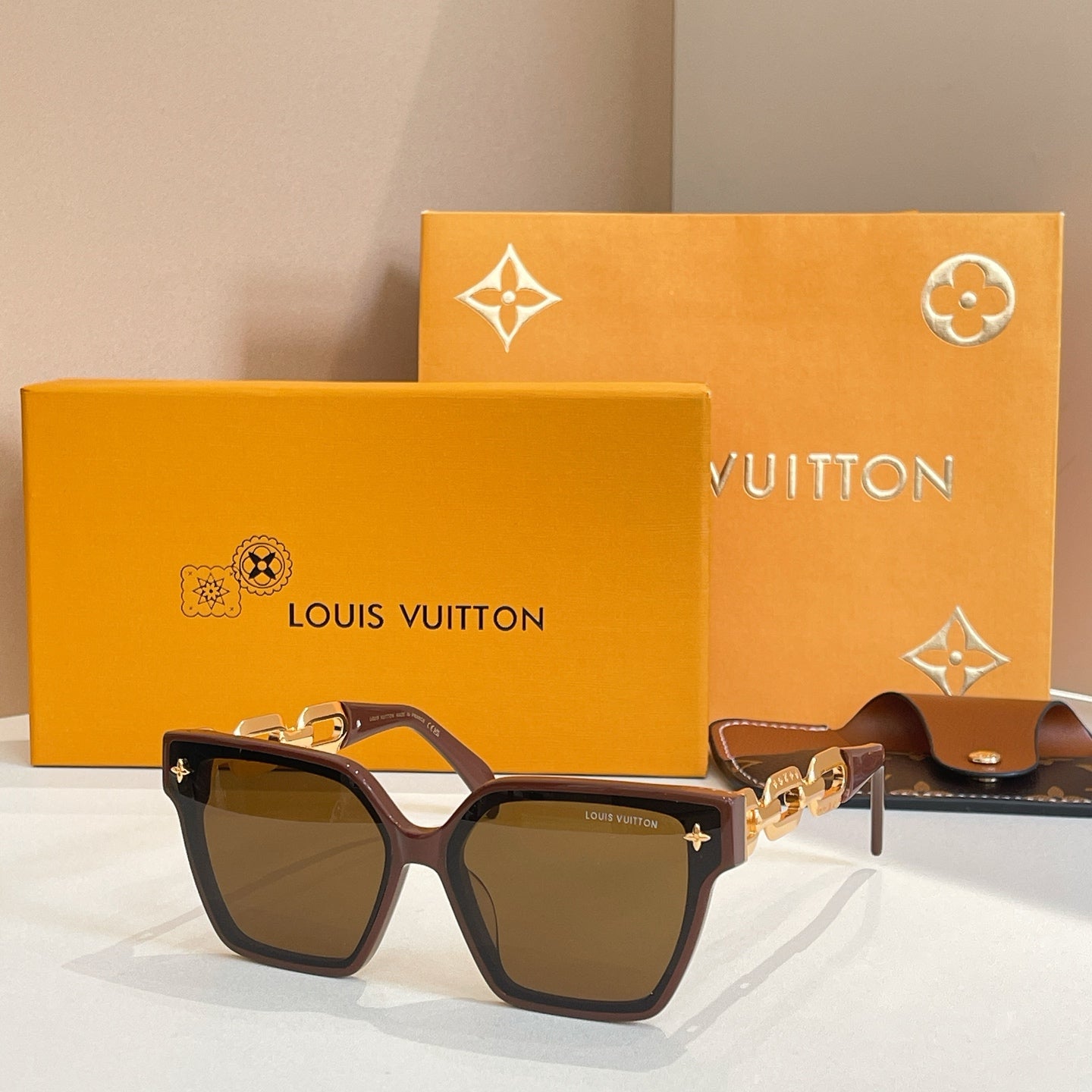 Louis Vuitton Sunglasses 690927