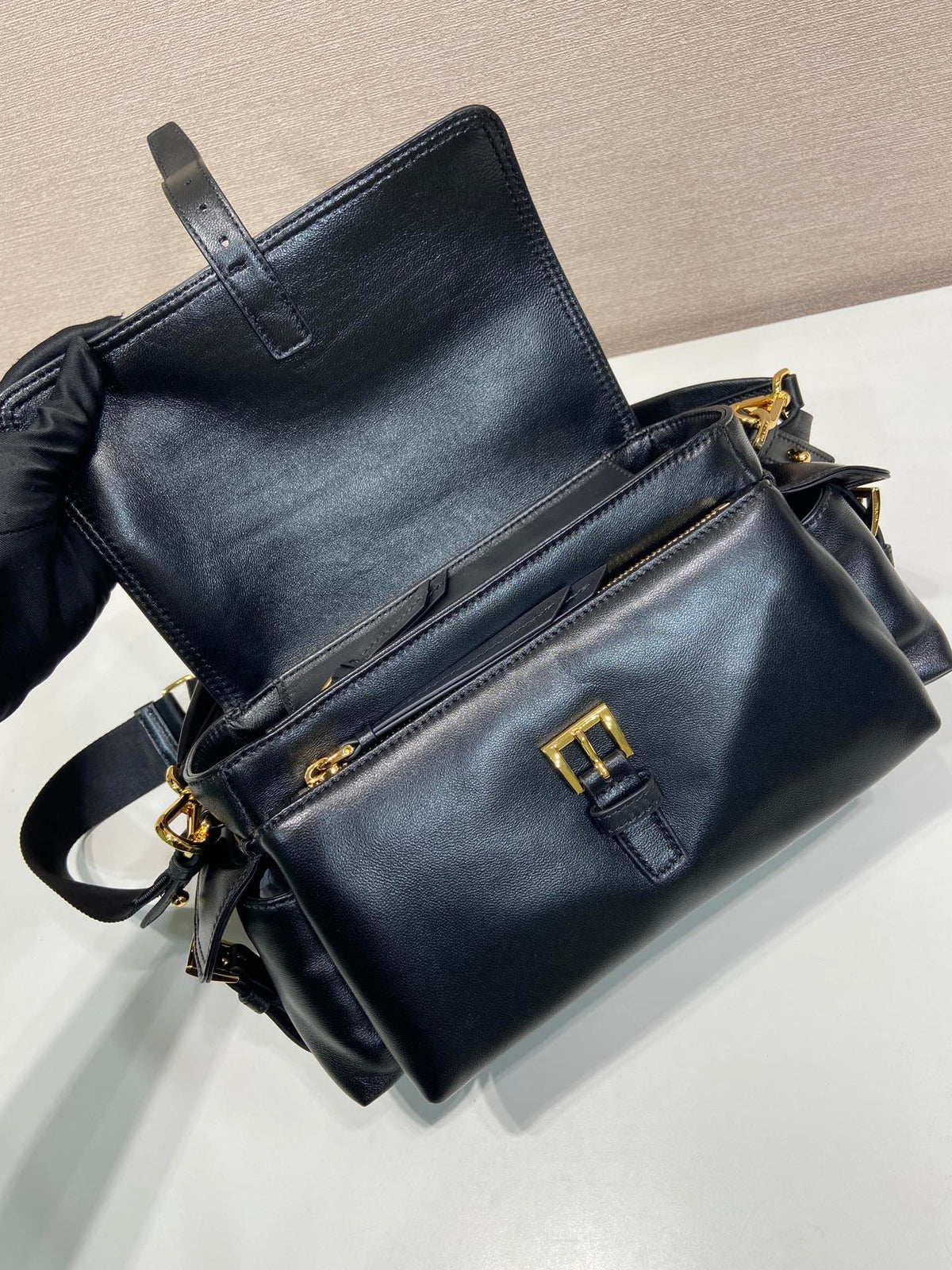 PRA Shoulder Bag Black Sheepskin 341130