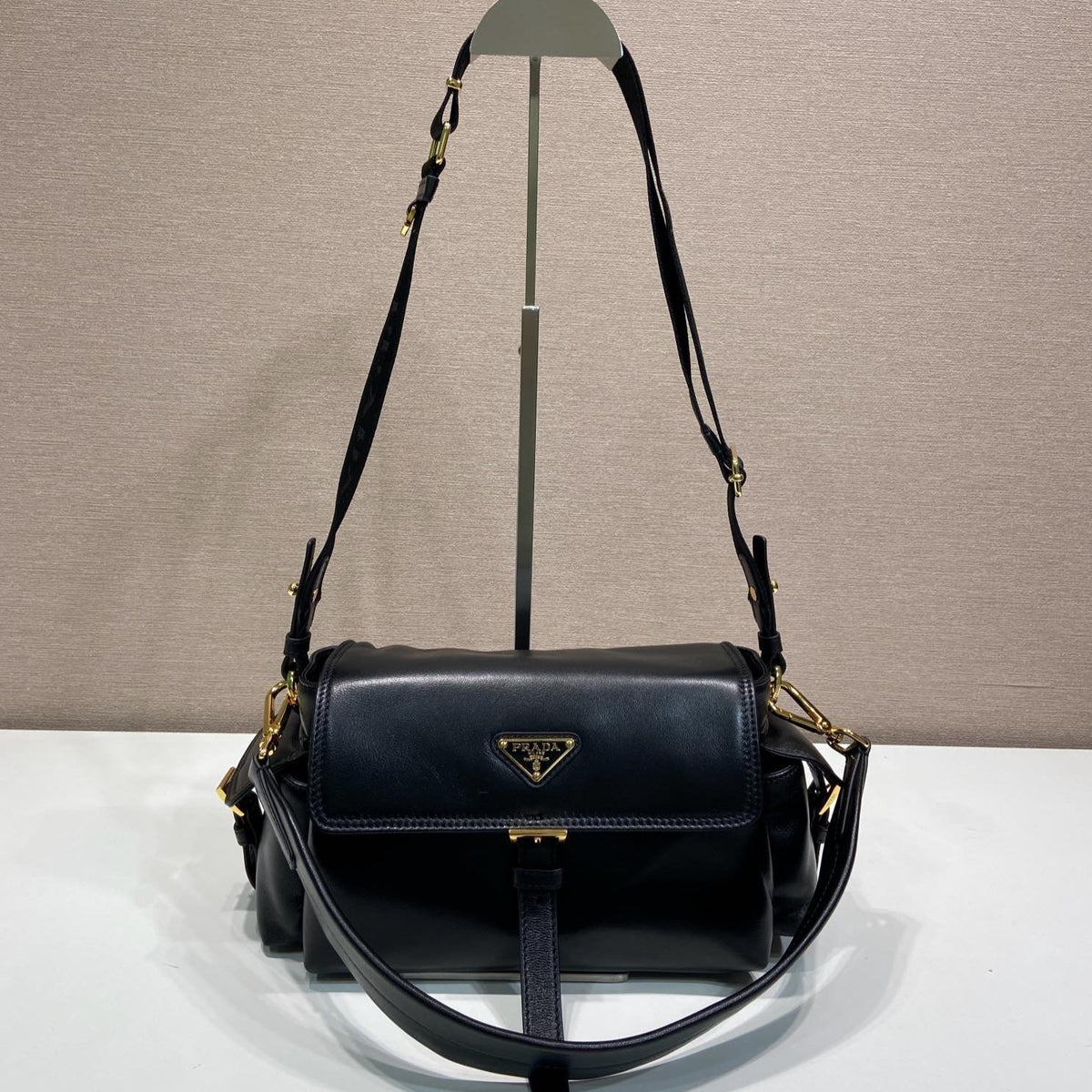 PRA Shoulder Bag Black Sheepskin 341130