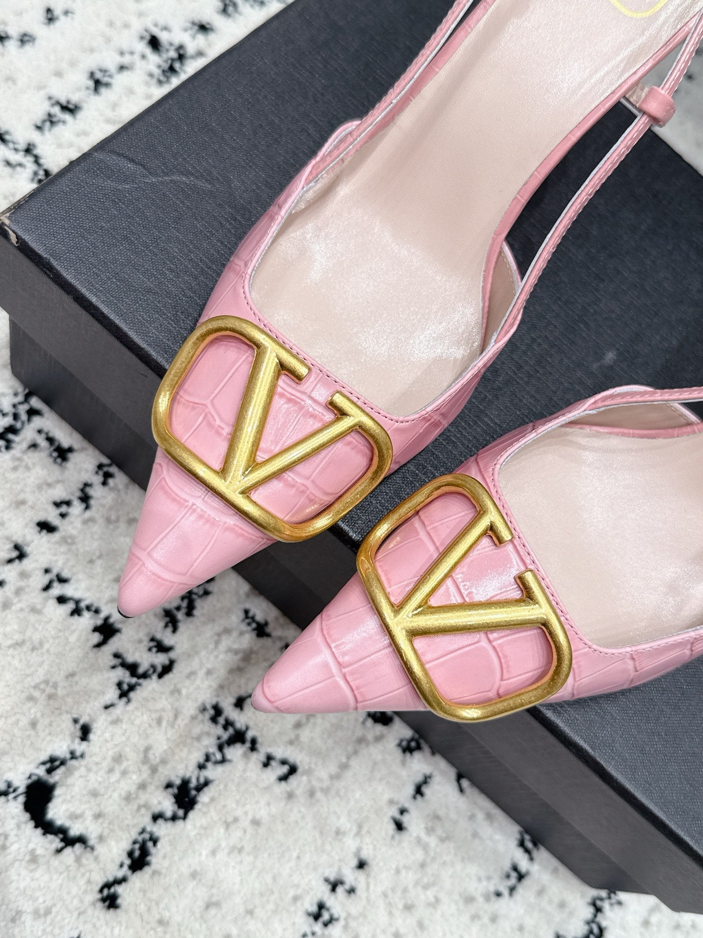 Valentino 2026 VLogo Signature 80mm Slingback Pumps Grained Leather 880648