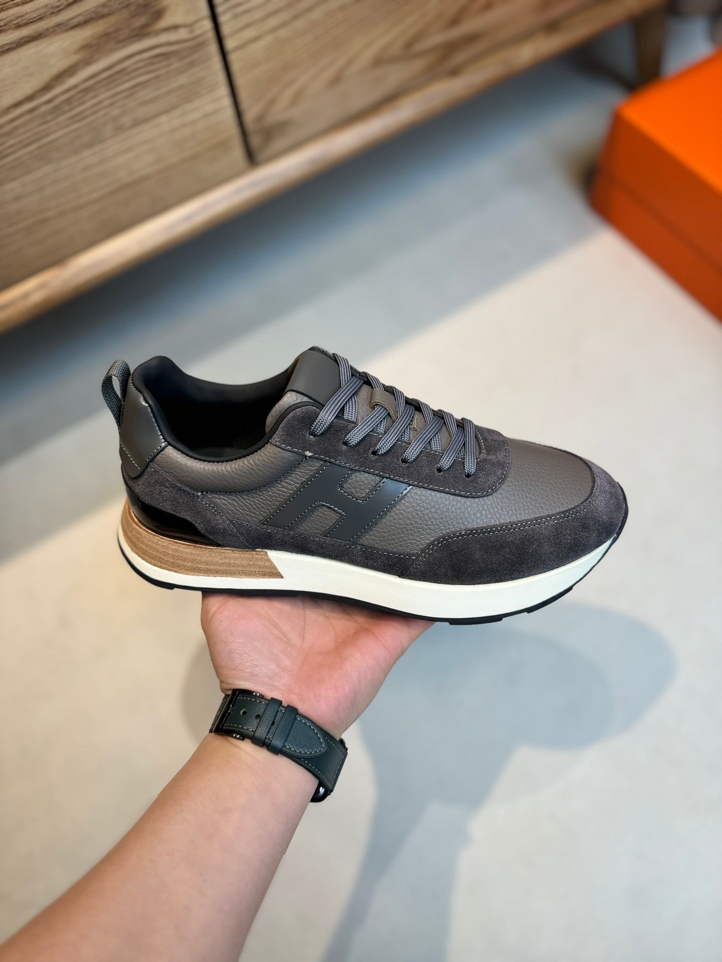 HM INTERACTIVE LACE-UP SNEAKER GRAY CALFSKIN