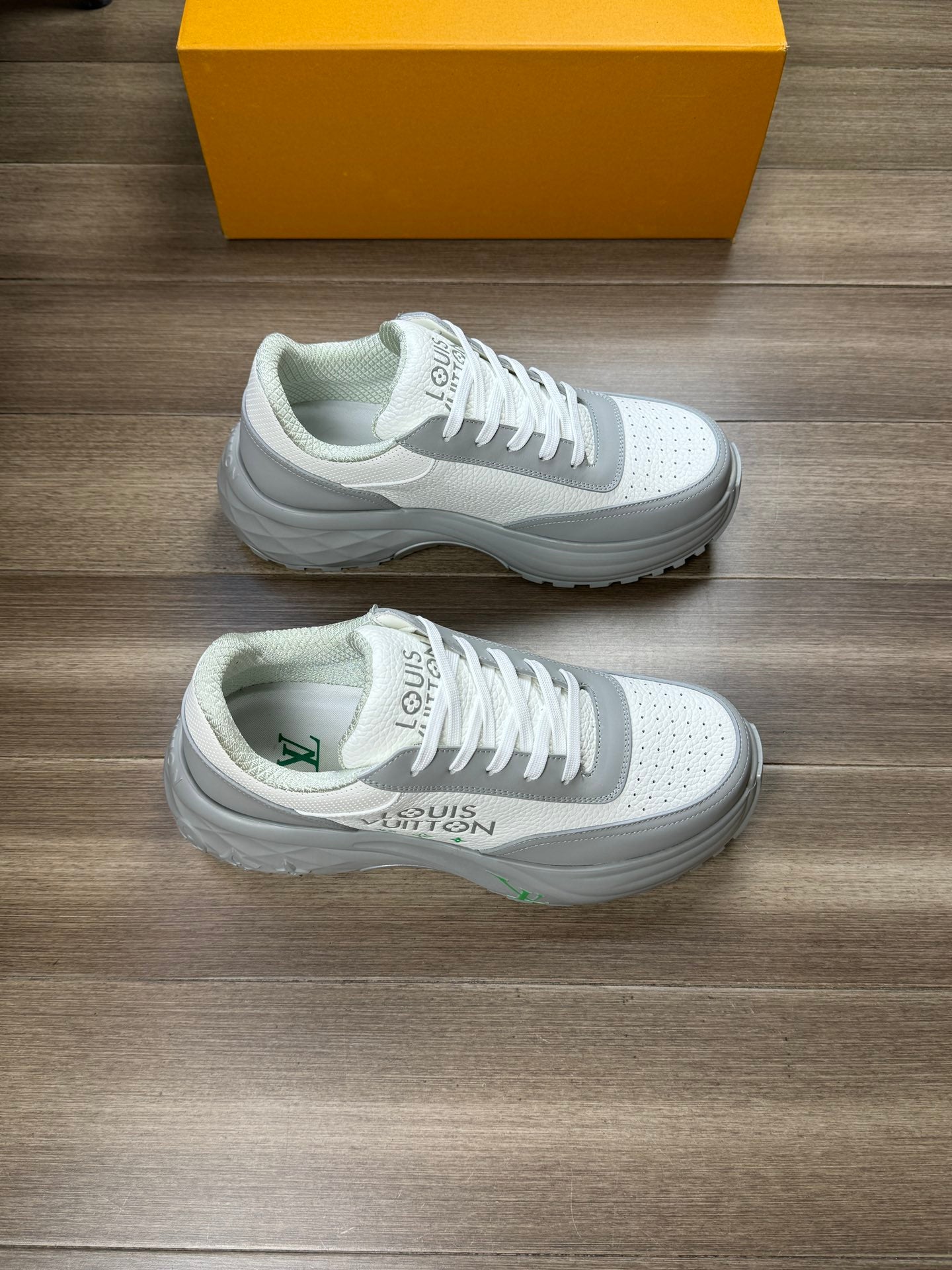 LV SPORT SNEAKER IN WHITE MIX GREY CALFSKIN WITH LOGO
