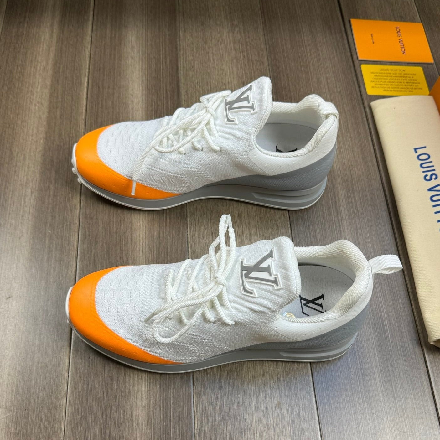 SNEAKERS IN WHITE MESH BREATHABLE FABRIC AND BLUE MIX ORANGE CALFSKIN