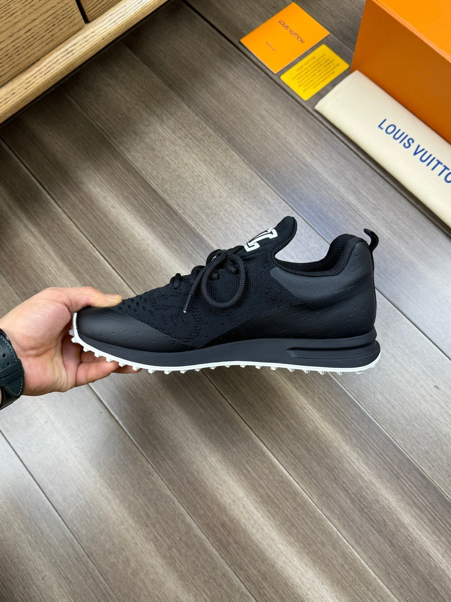 LV SNEAKERS IN BLACK MESH BREATHABLE FABRIC AND  CALFSKIN