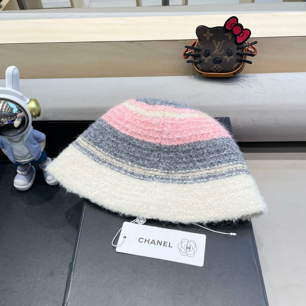BUCKET HAT IN COLORFUL FLEECE 421128