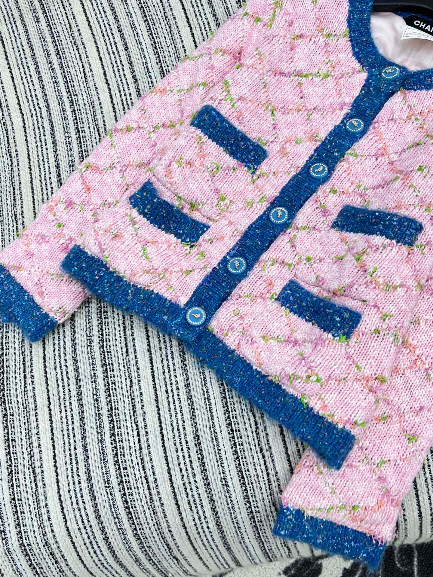 CC 2025 Cardigan Pink Blue Wool 325890