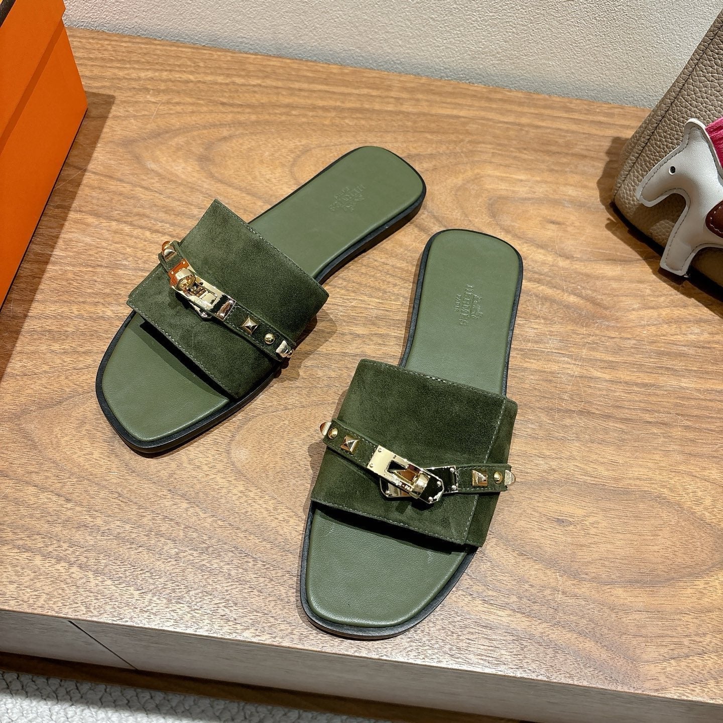 HM 25 Giulia Dark Green Suede