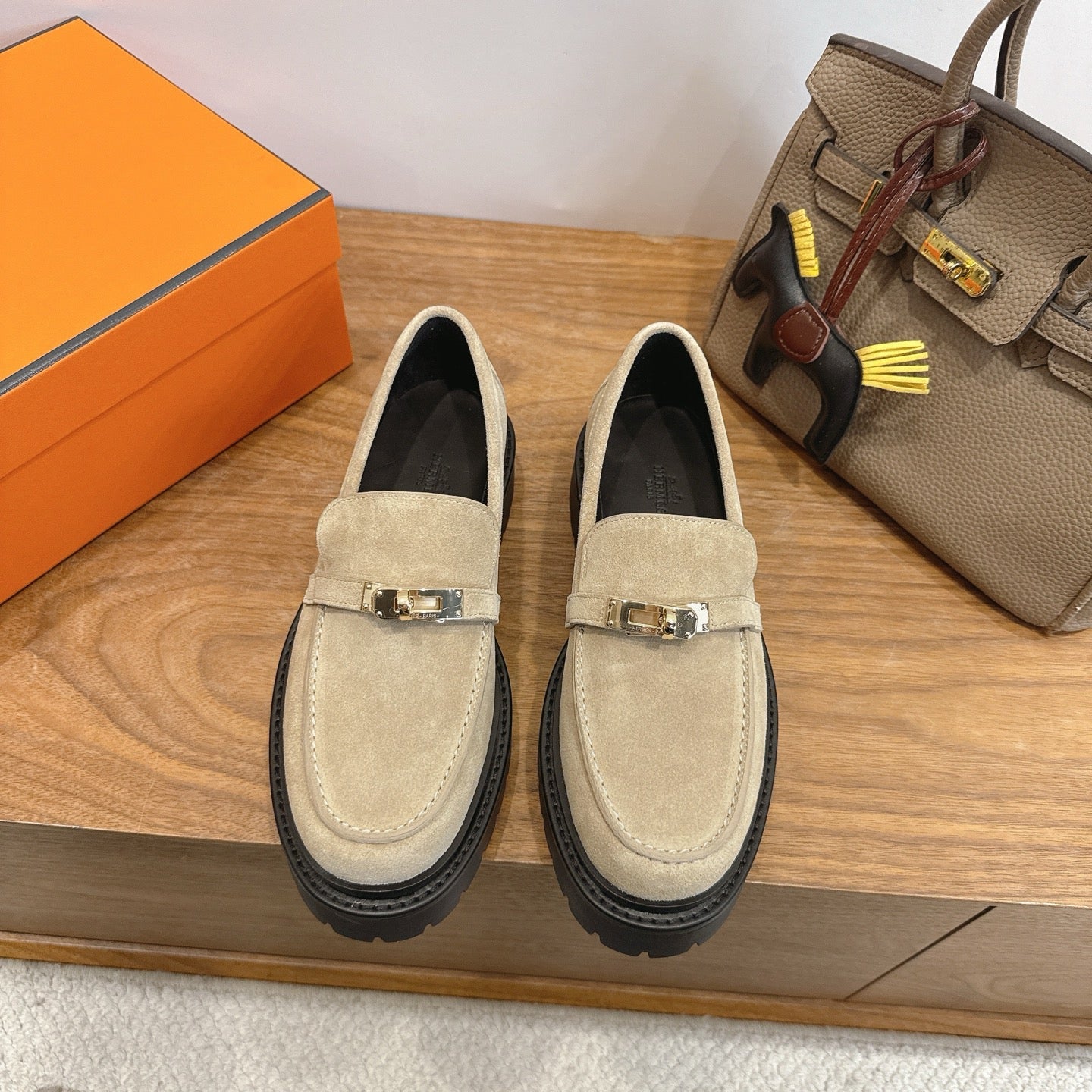 HM 26ss Loafers Beige Black Suede Calfskin 638440