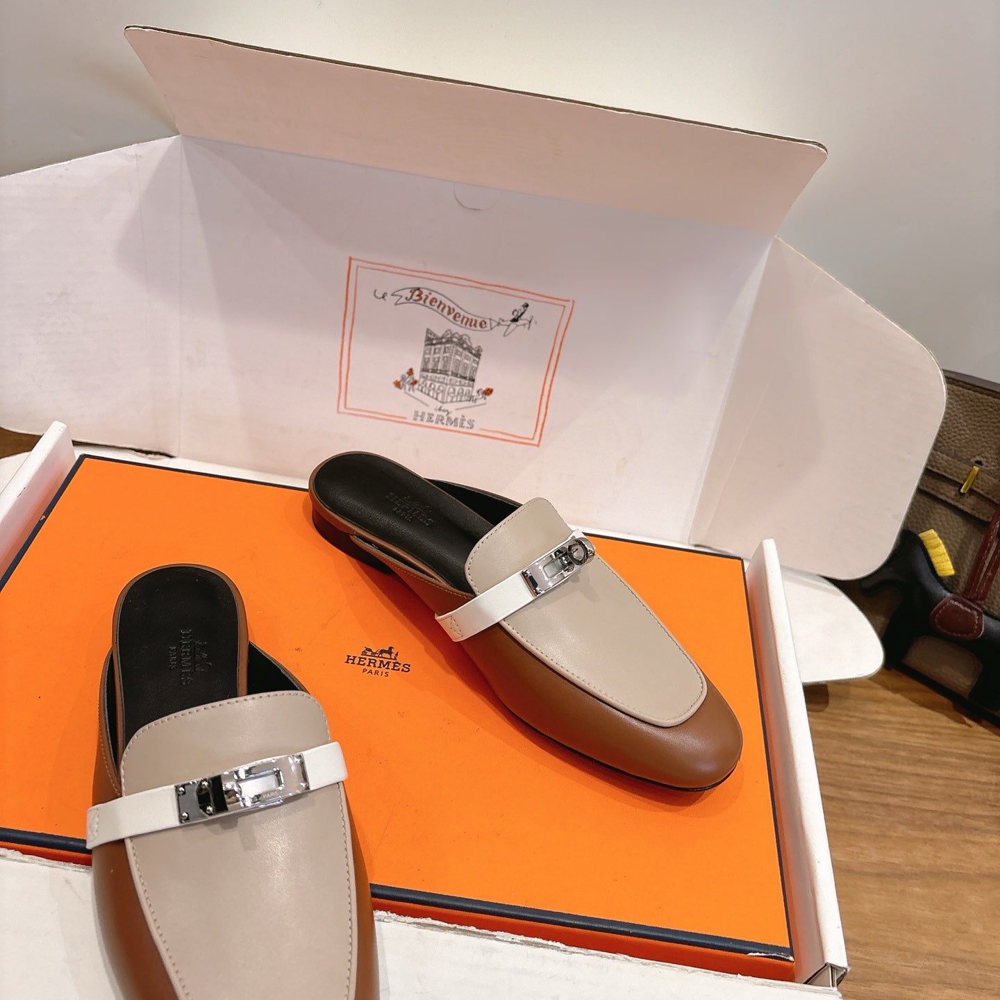 HM 26ss Mule Beige Brown Calfskin Sliver Buckle 638470