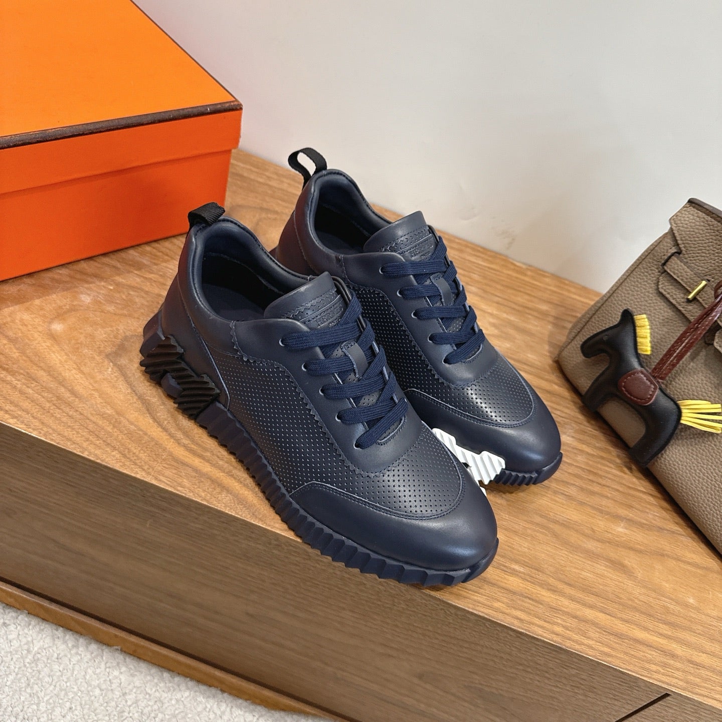 HM 26ss Sneakers Navy Blue Leather 638576