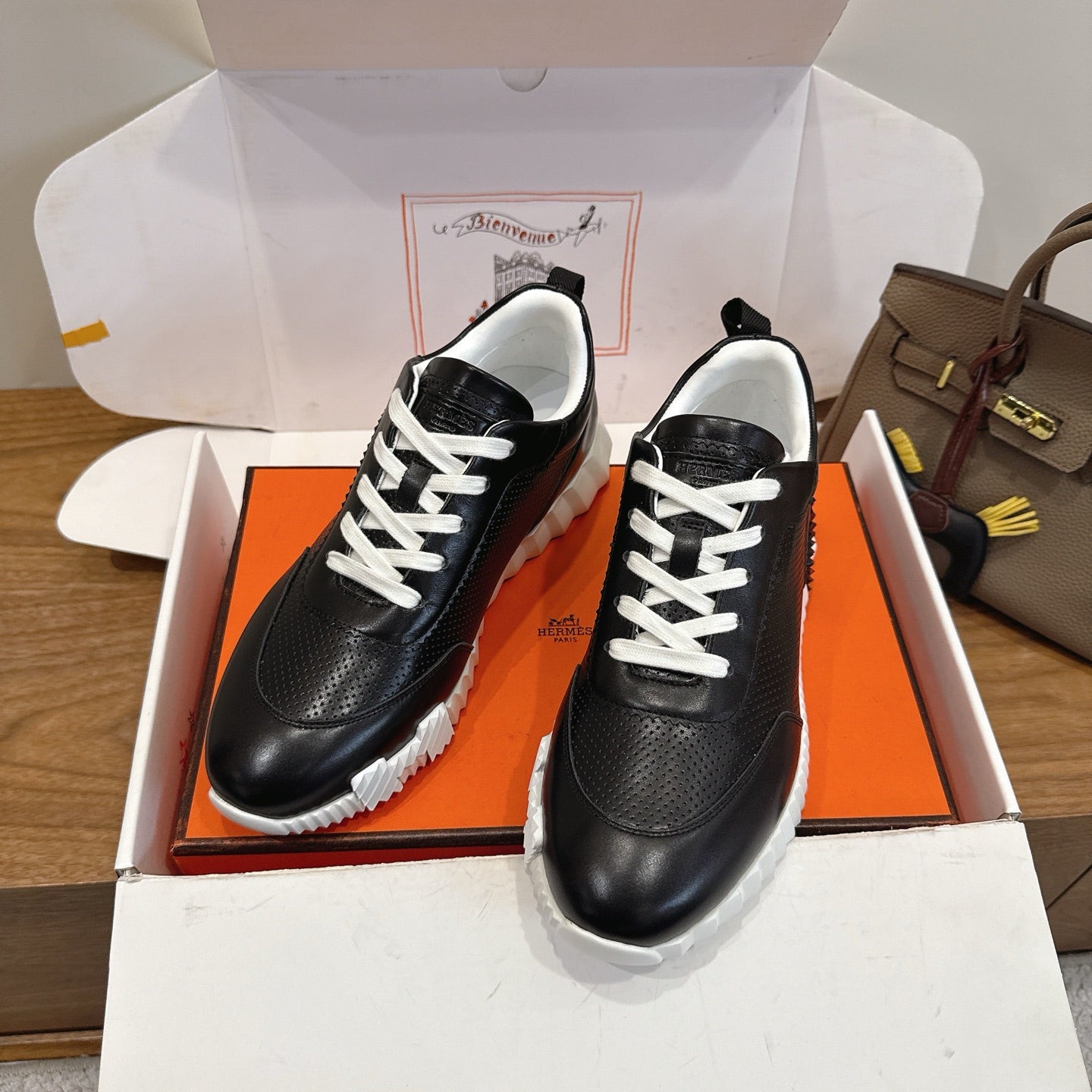 HM 26ss Sneakers Black Leather 638578