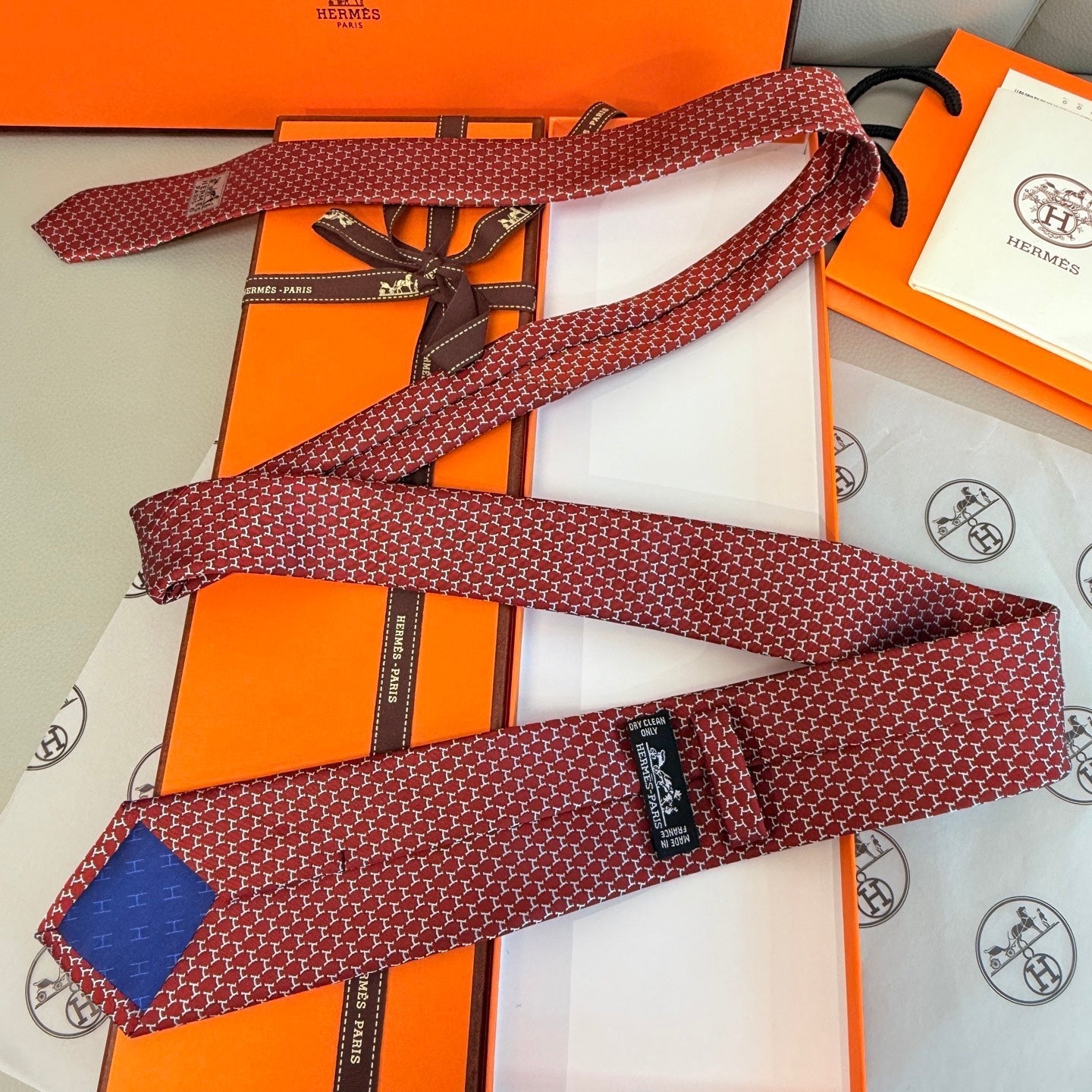 HM men red silk tie 574487