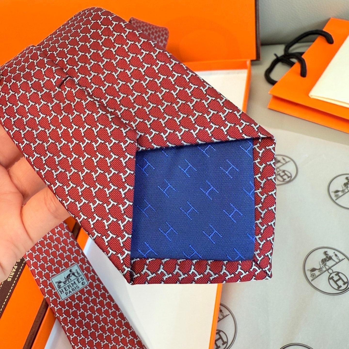 HM men red silk tie 574487