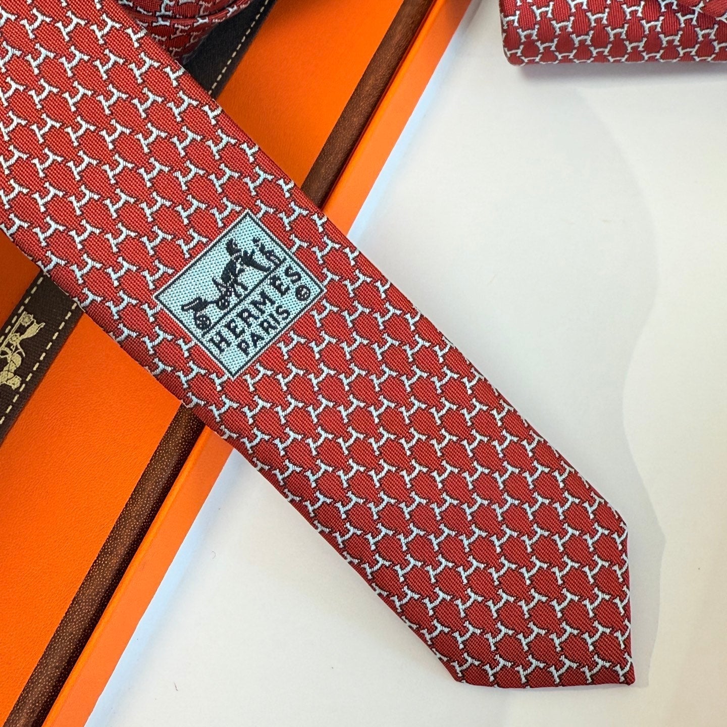 HM men red silk tie 574487