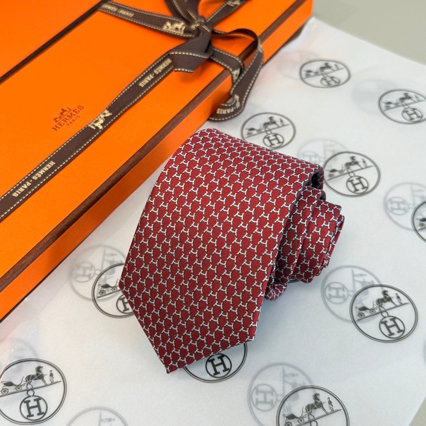 HM men red silk tie 574487