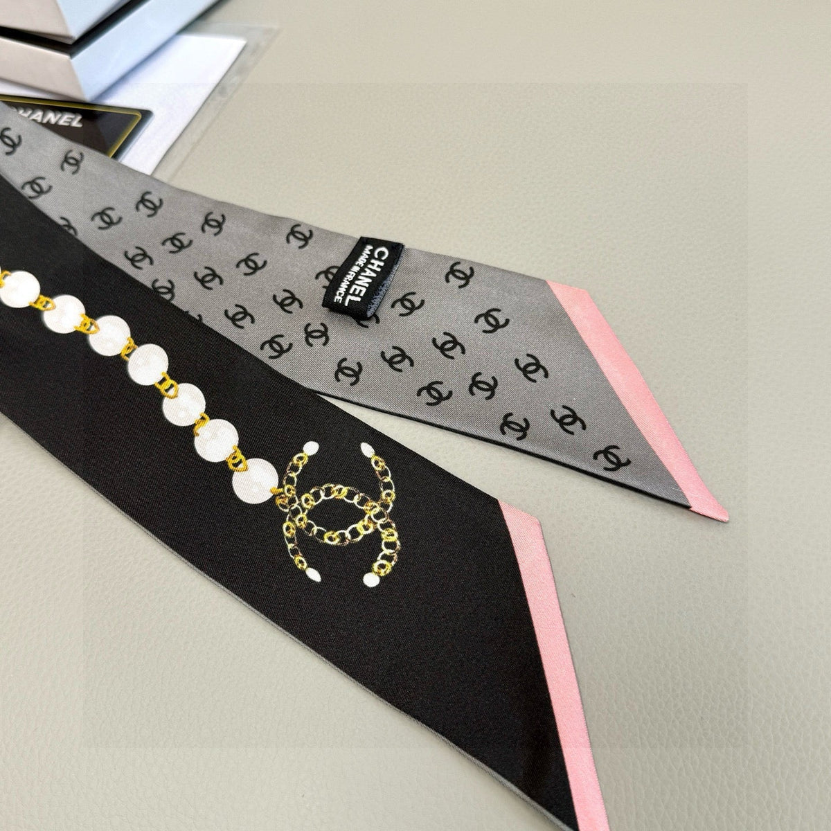 CC  Twilly Mini Star 120cm Gray Black Mulberry Silk 935262