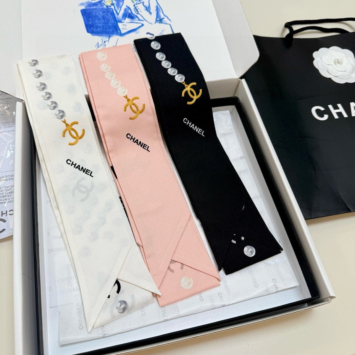 CC  Twilly Mini Scarf 120cm White Mulberry Silk 949112
