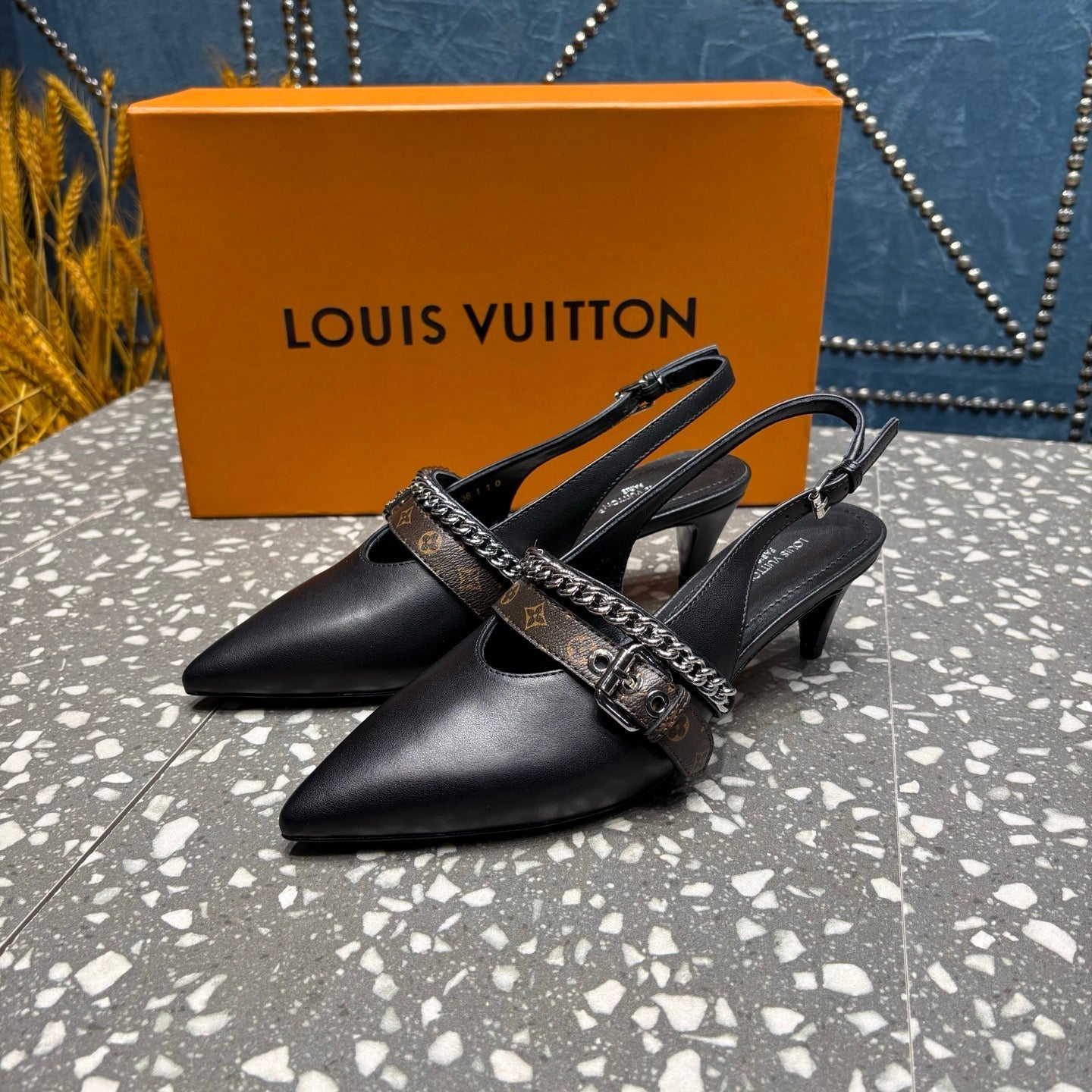 LV 26ss Slingback 45 Black Cowhide 628435