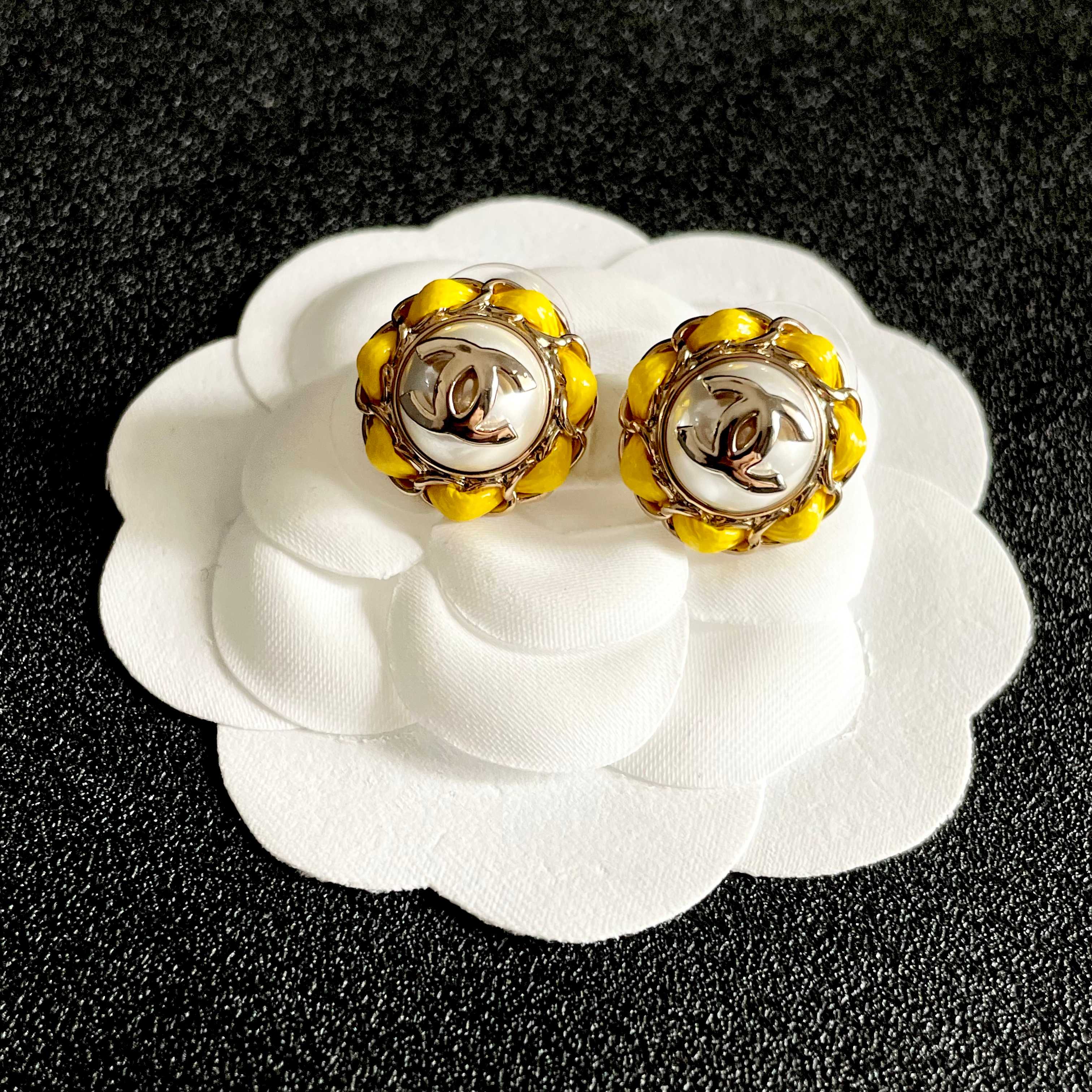 CC Pendant Double C Yellow Pearl Gold Earrings
