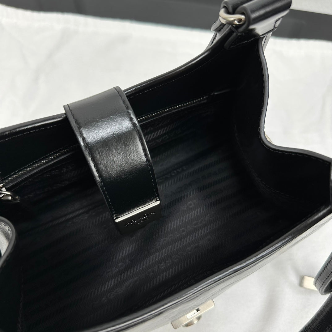 Prada 2026 Soft Lux Medium Tote Bag 26cm Patent Calfskin