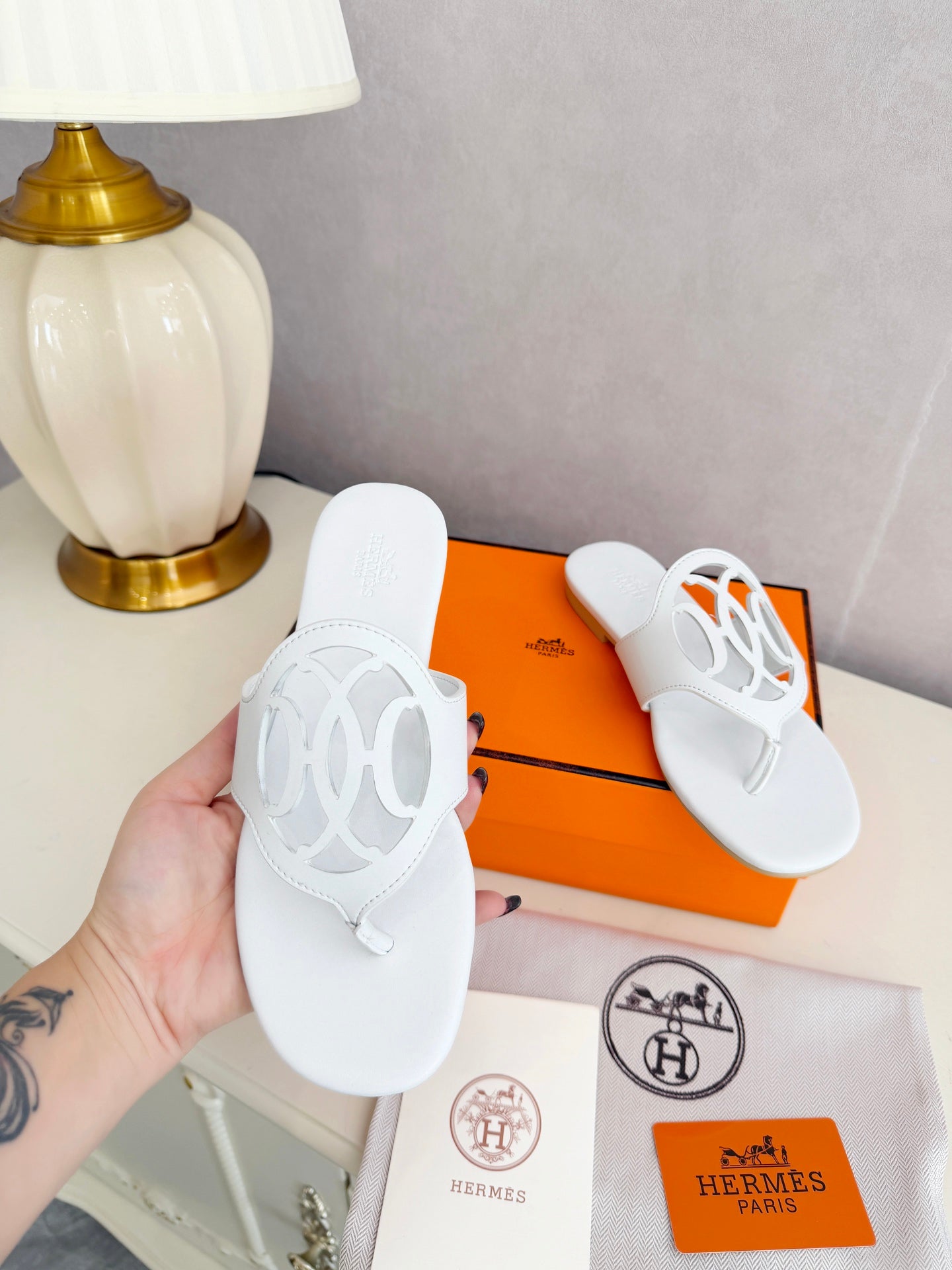 HM 26ss Pig-Nose Slipper White Leather 605912