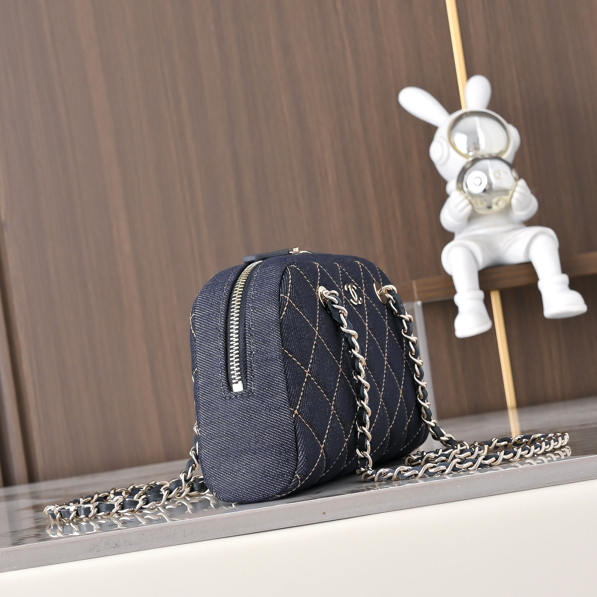Chanel 2026 Chain Clutch Bag 19.5cm Blue Denim Leather 140656