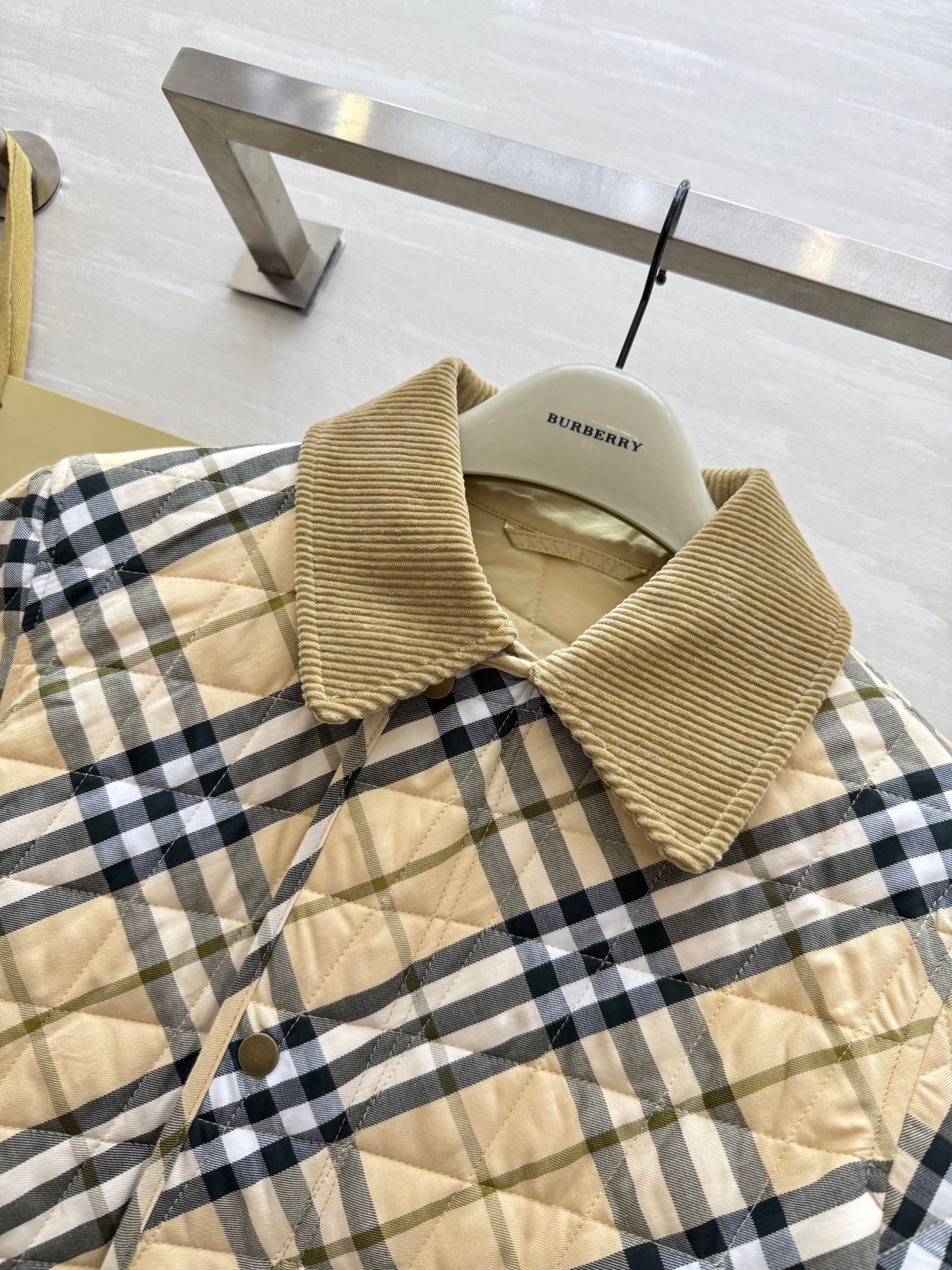 Burberry 25 Plaid Jacket Beige Black Cotton