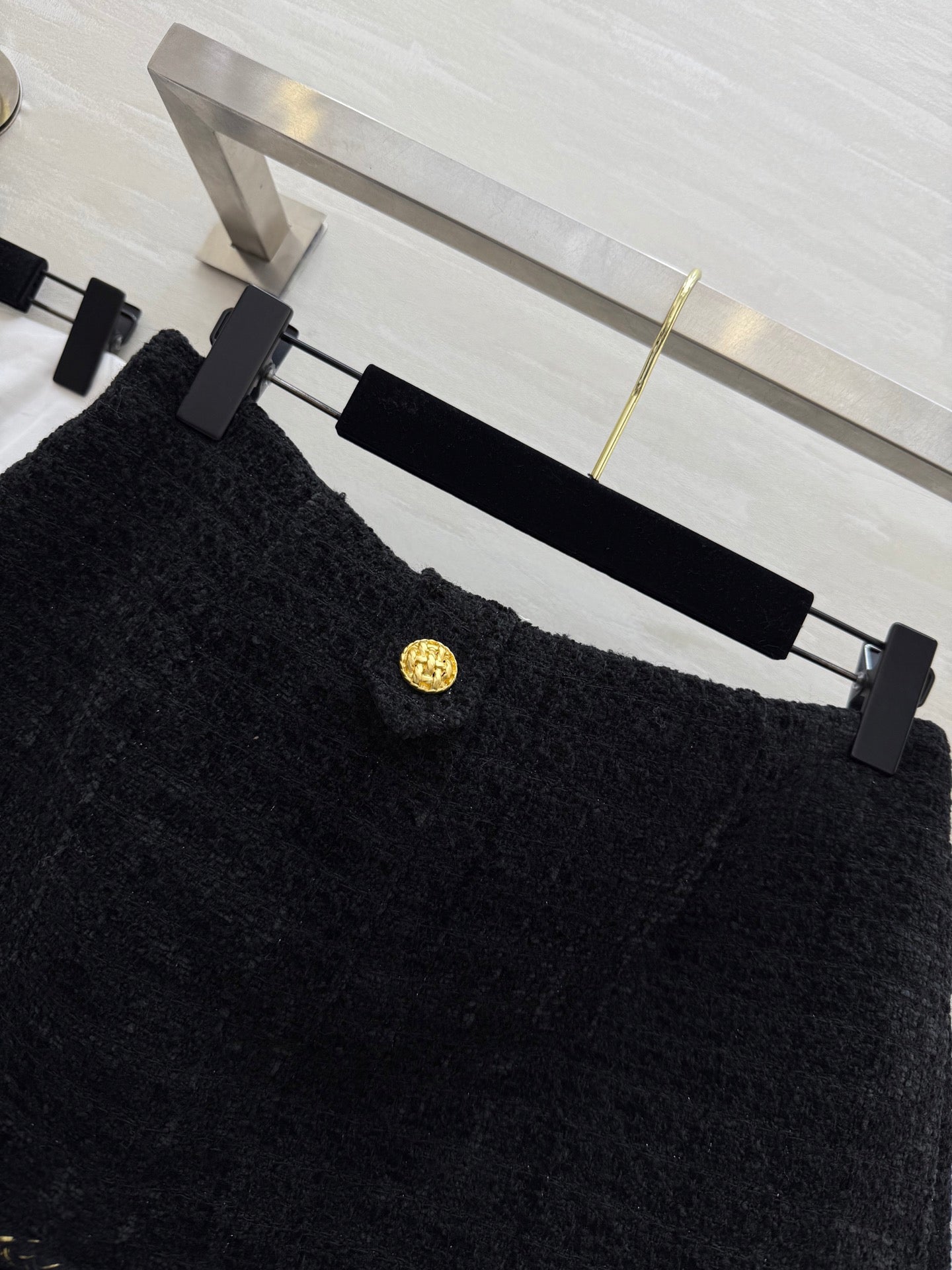 Chanel 2025 Gold Buckle Two-Piece Skirt Black Woven Tweed Fabric 319481
