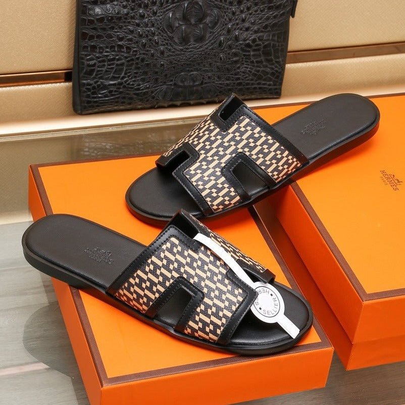 HM ORAN SANDAL BLACK AND PEACHY LAMBSKIN