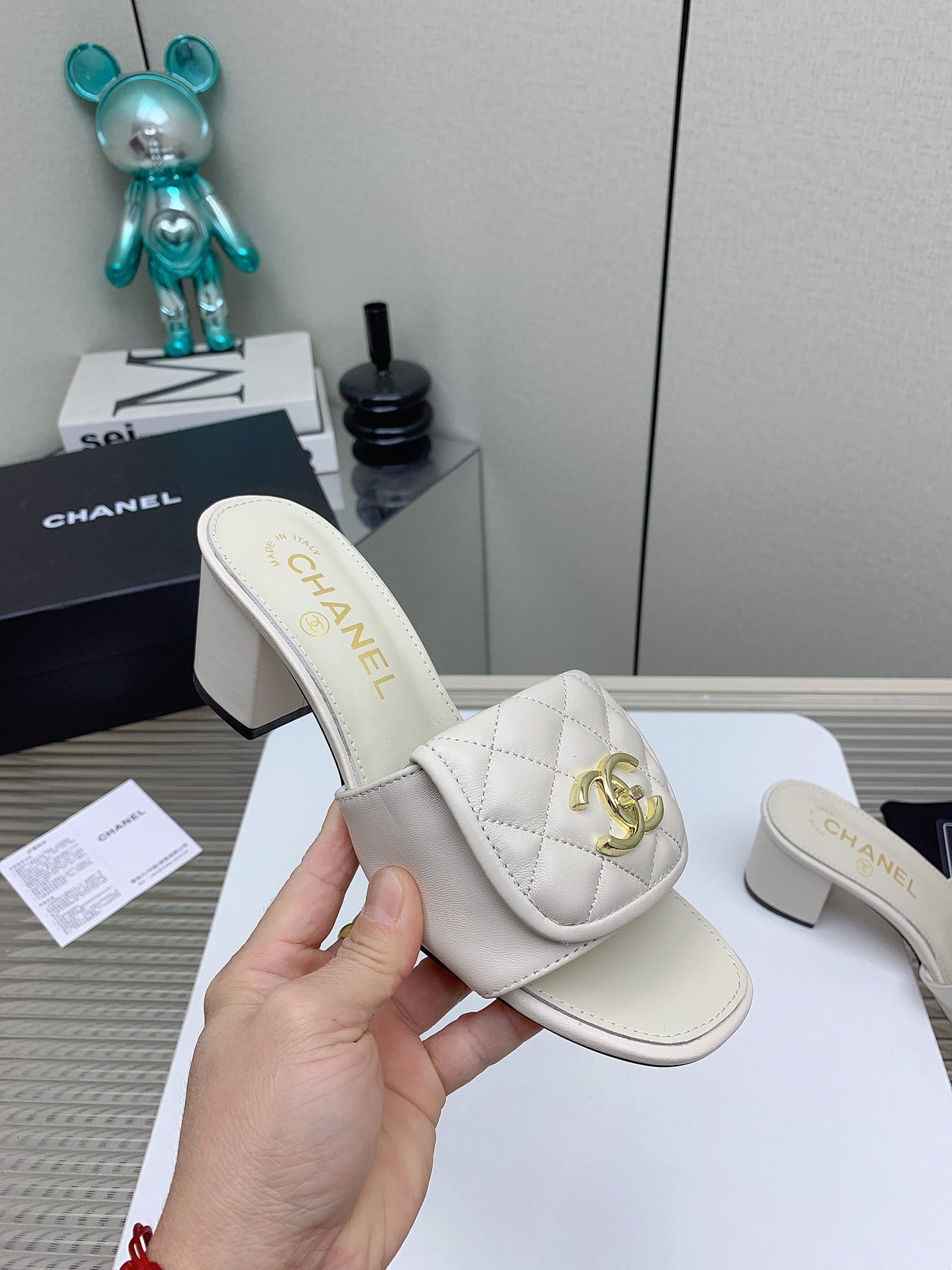 CC Mule Sandals 50mm In White Quilted Lambskin 148944