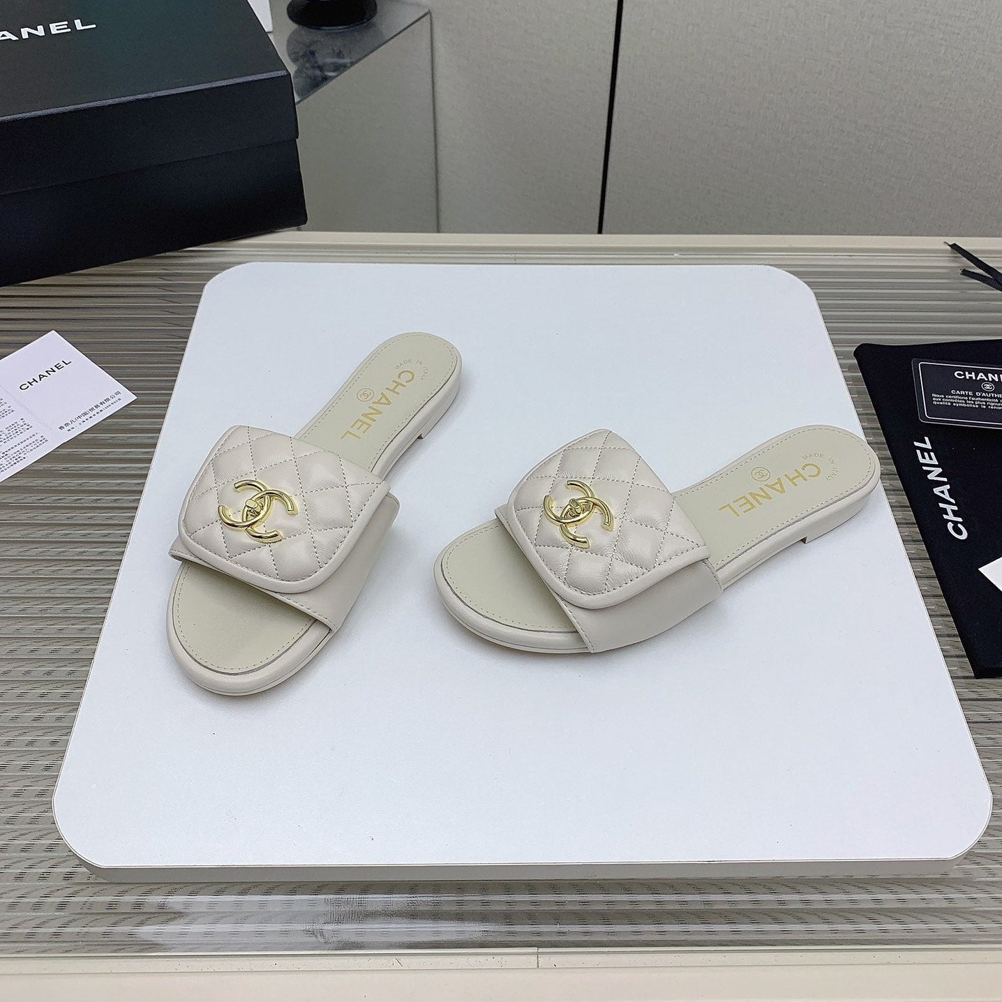 CC Slippers In Quilted Lambskin
